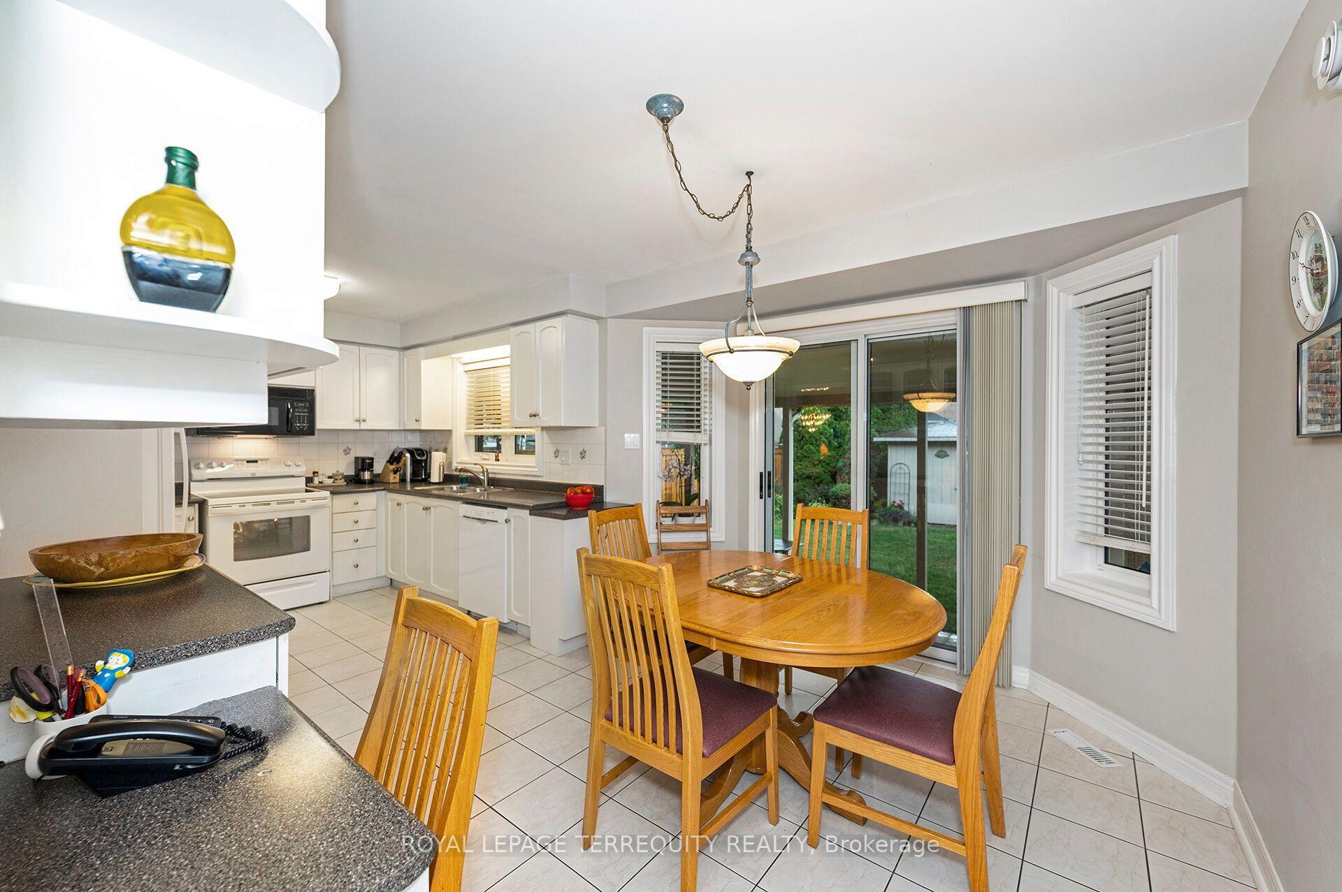 Photo 6 of 66 Gates Road, Vaughan, West Woodbridge — HOMEH