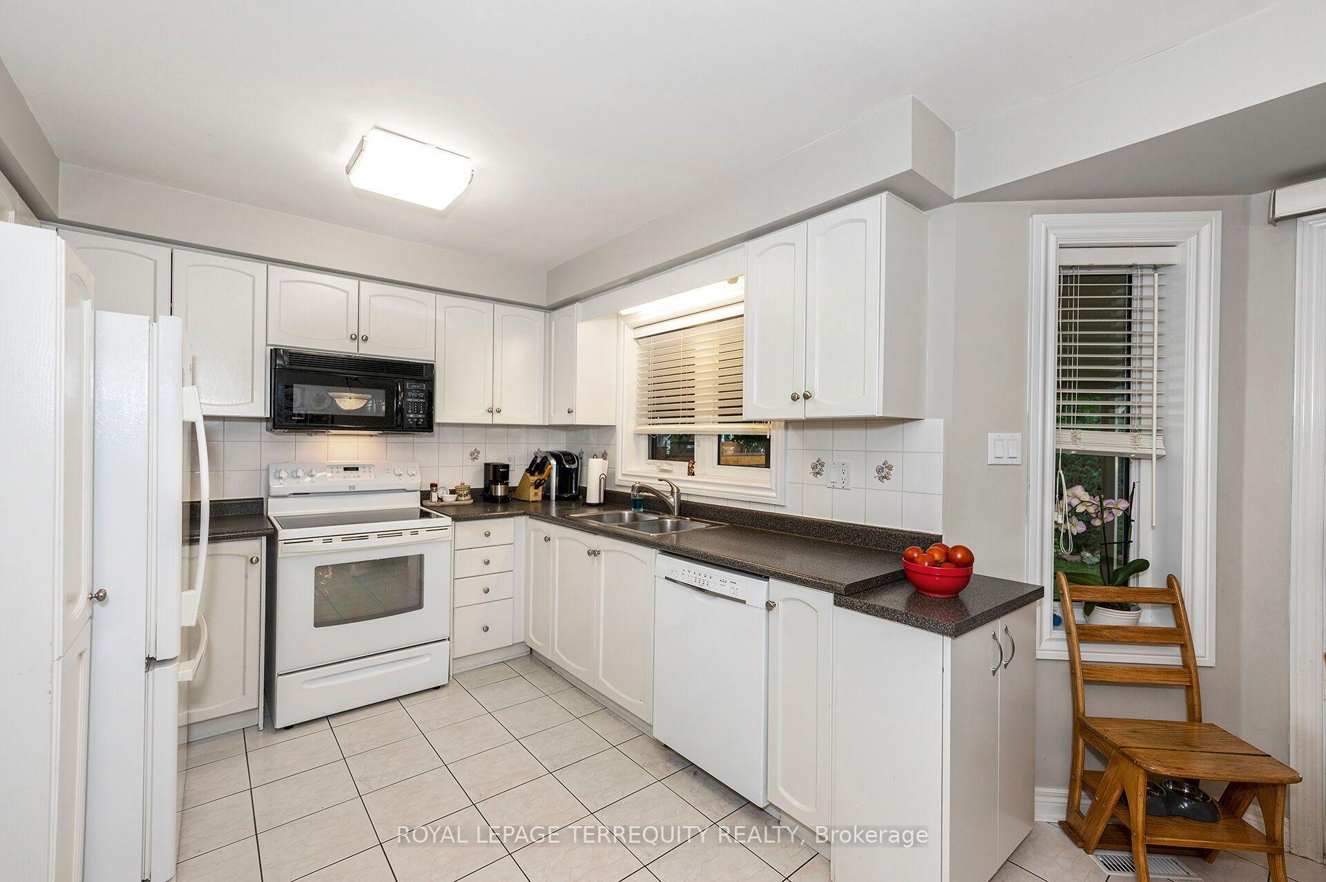 Photo 7 of 66 Gates Road, Vaughan, West Woodbridge — HOMEH