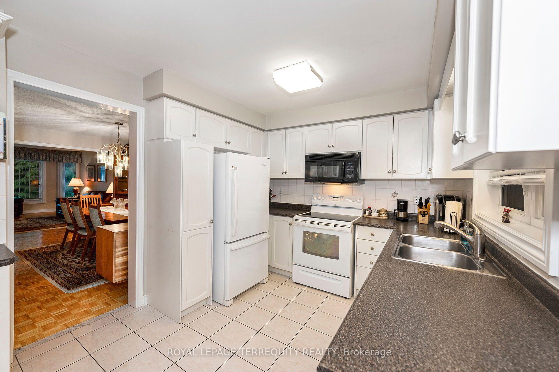 Photo 10 of 66 Gates Road, Vaughan, West Woodbridge — HOMEH