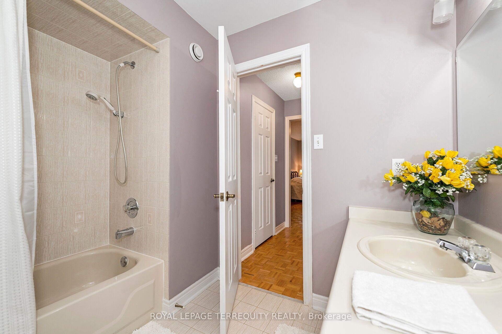 Photo 20 of 66 Gates Road, Vaughan, West Woodbridge — HOMEH