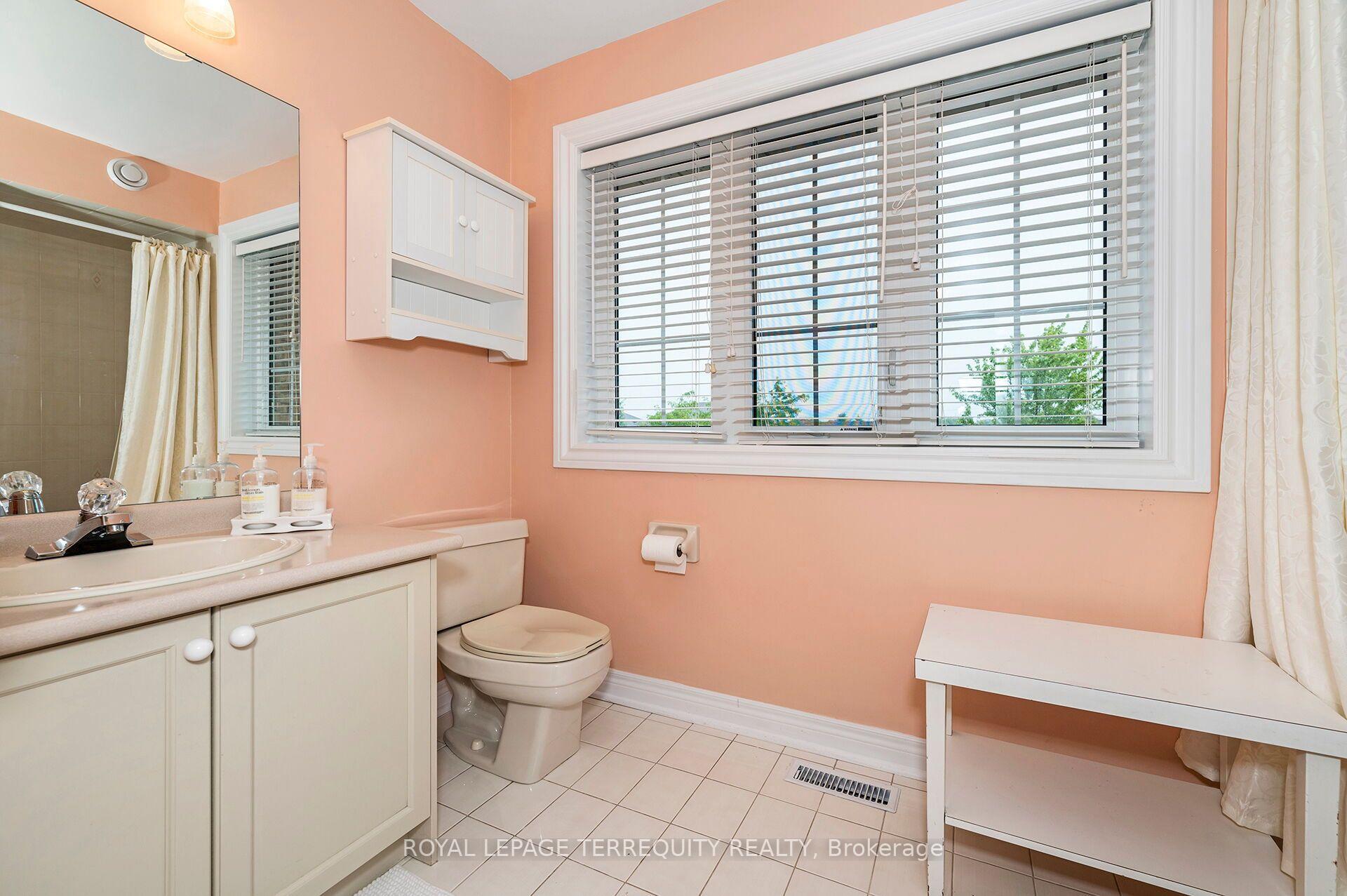 Photo 23 of 66 Gates Road, Vaughan, West Woodbridge — HOMEH