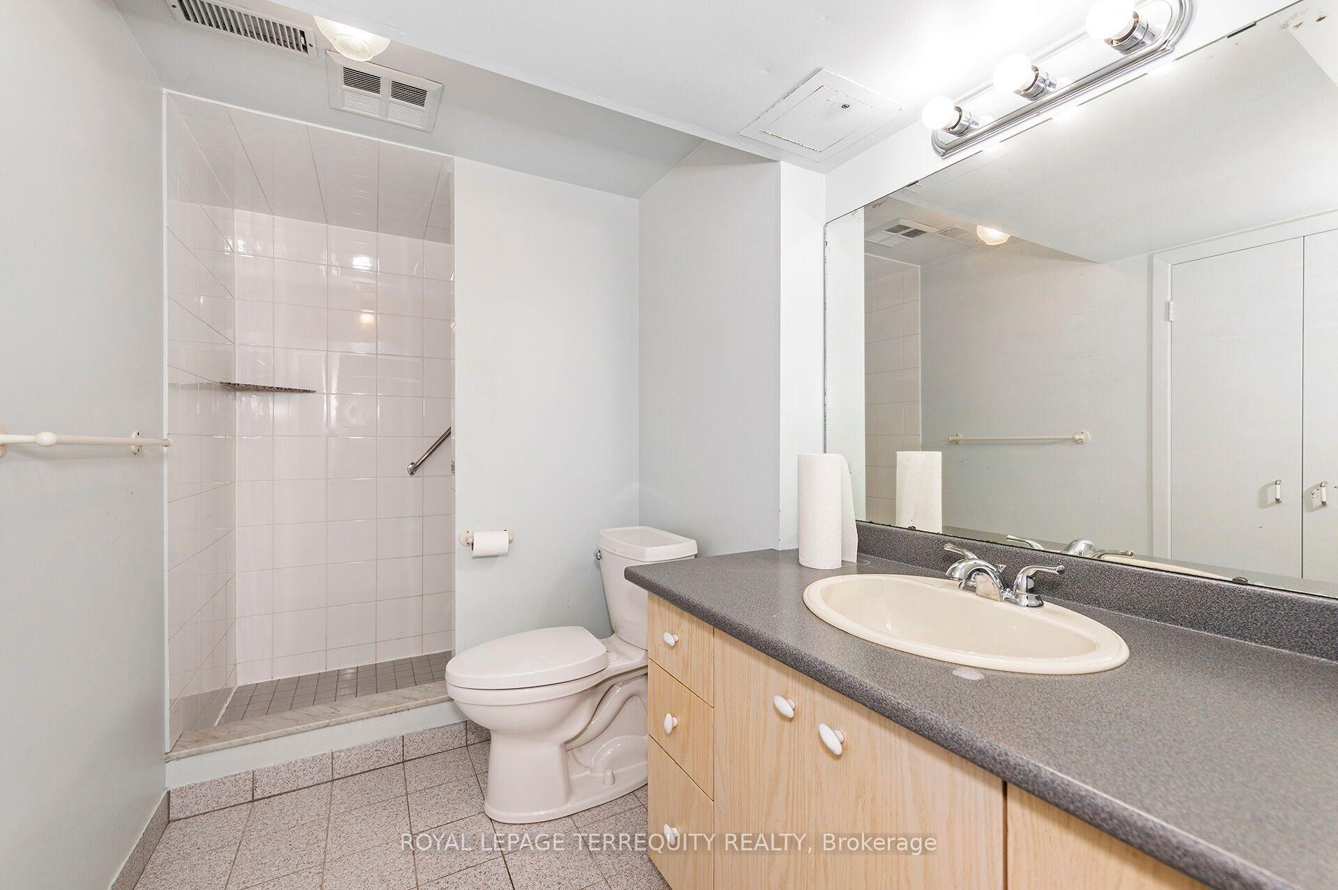 Photo 28 of 66 Gates Road, Vaughan, West Woodbridge — HOMEH