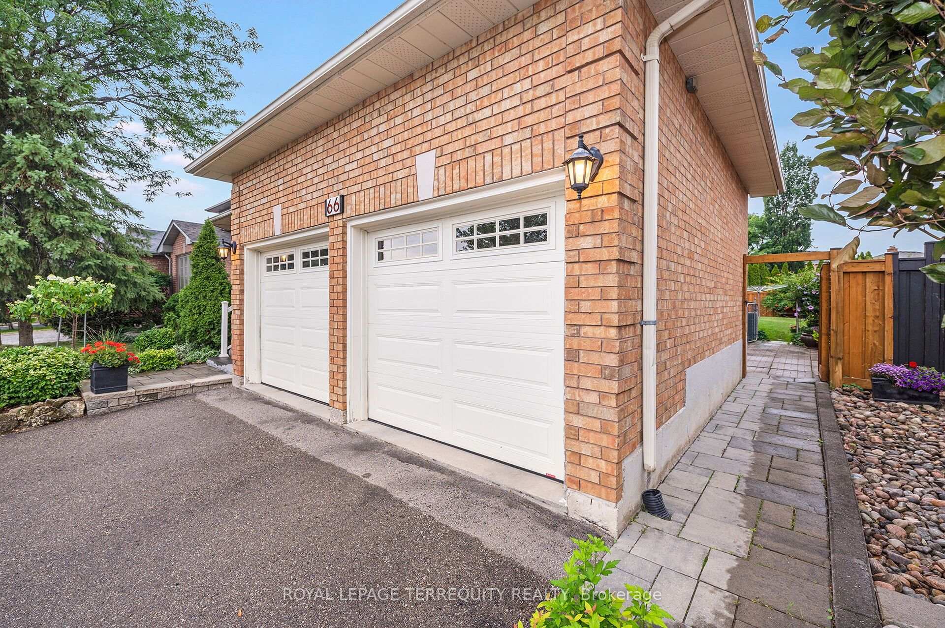 Photo 39 of 66 Gates Road, Vaughan, West Woodbridge — HOMEH