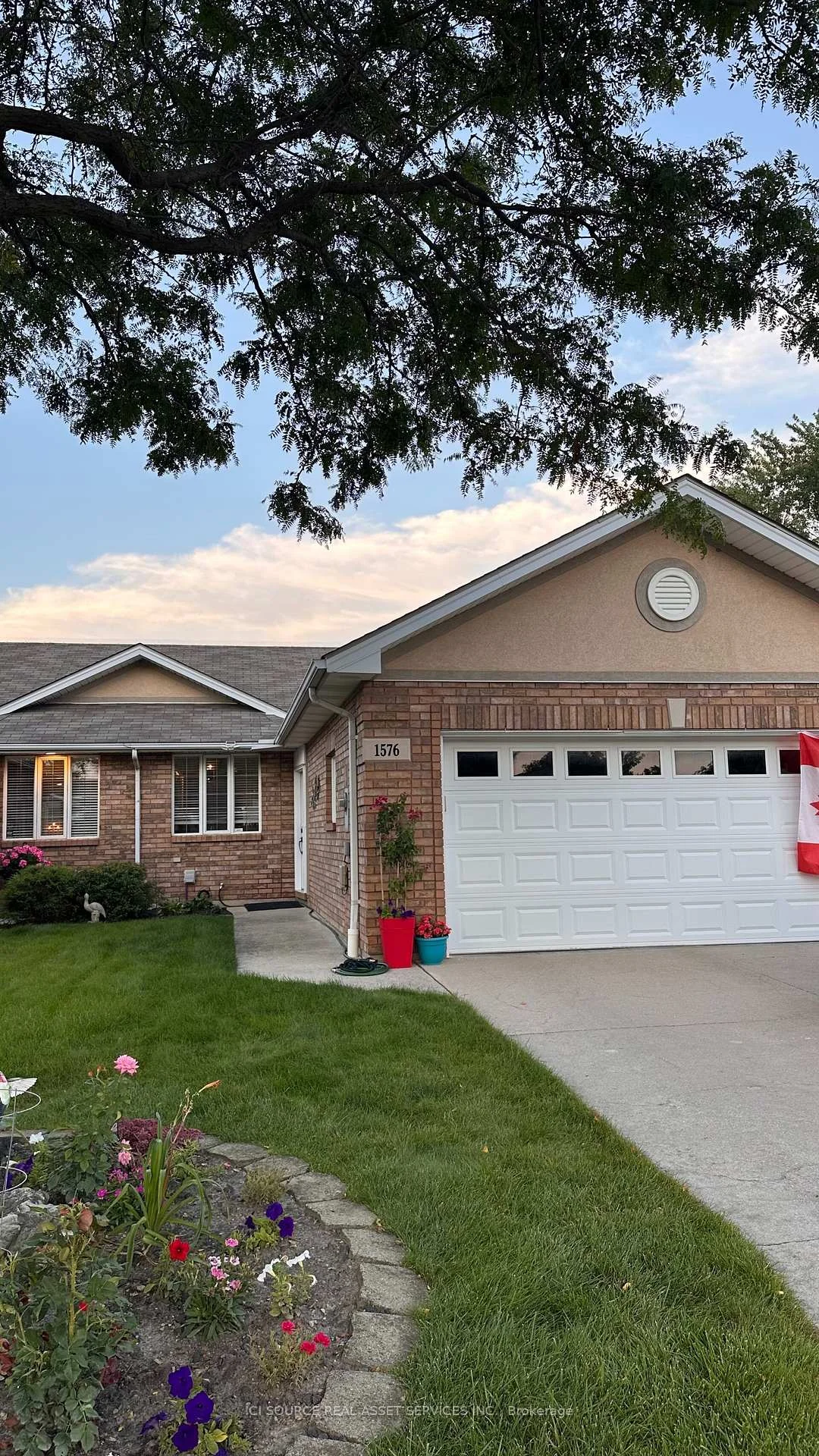 Photo 3 of 1576 Blue Heron Drive, Windsor — HOMEH