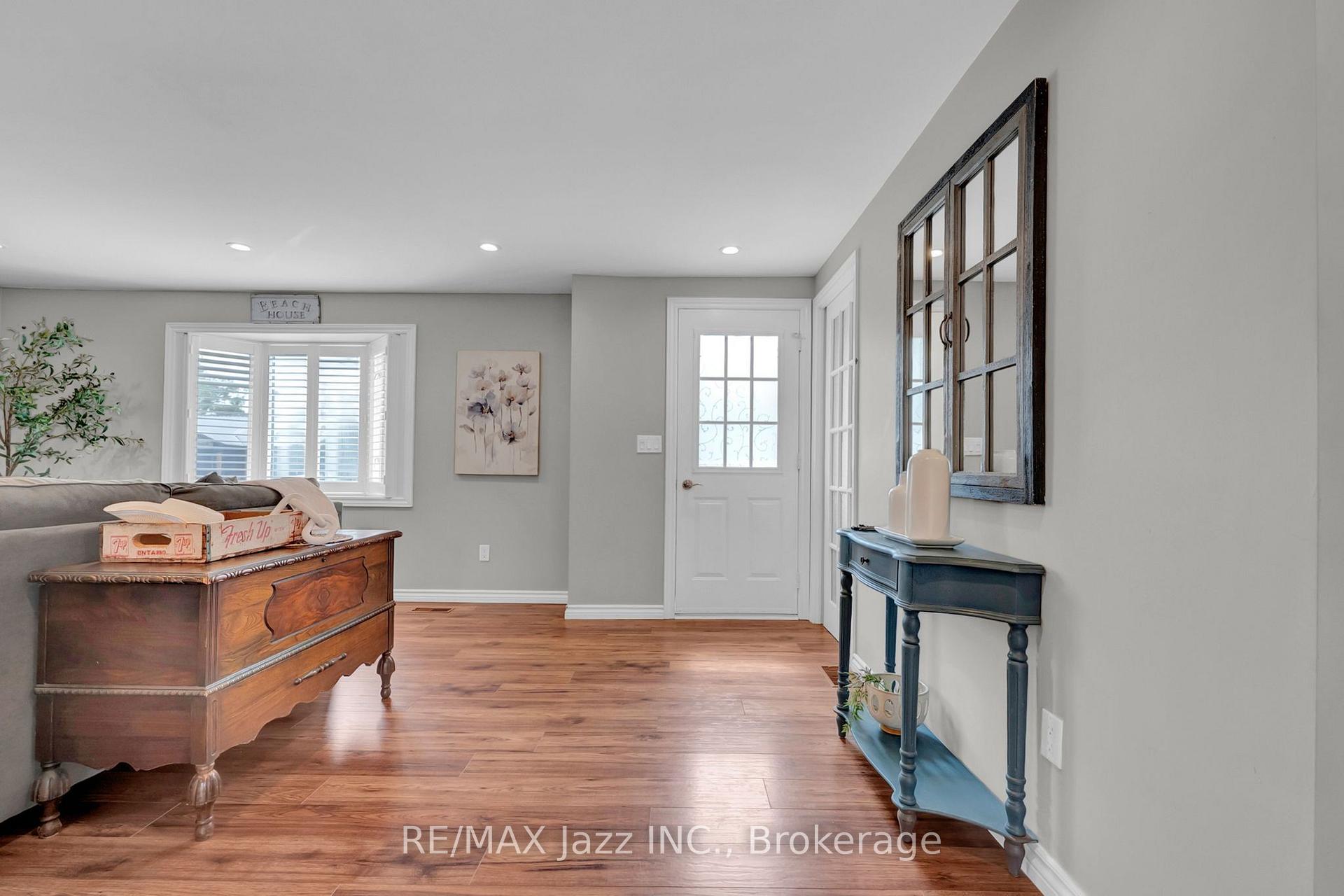 Photo 4 of 8 Wheelhouse Drive, Clarington, Newcastle — HOMEH