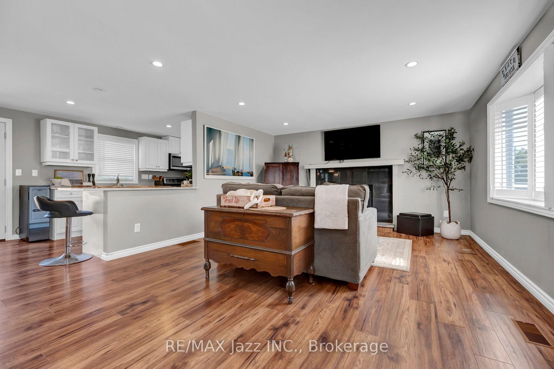 Photo 6 of 8 Wheelhouse Drive, Clarington, Newcastle — HOMEH