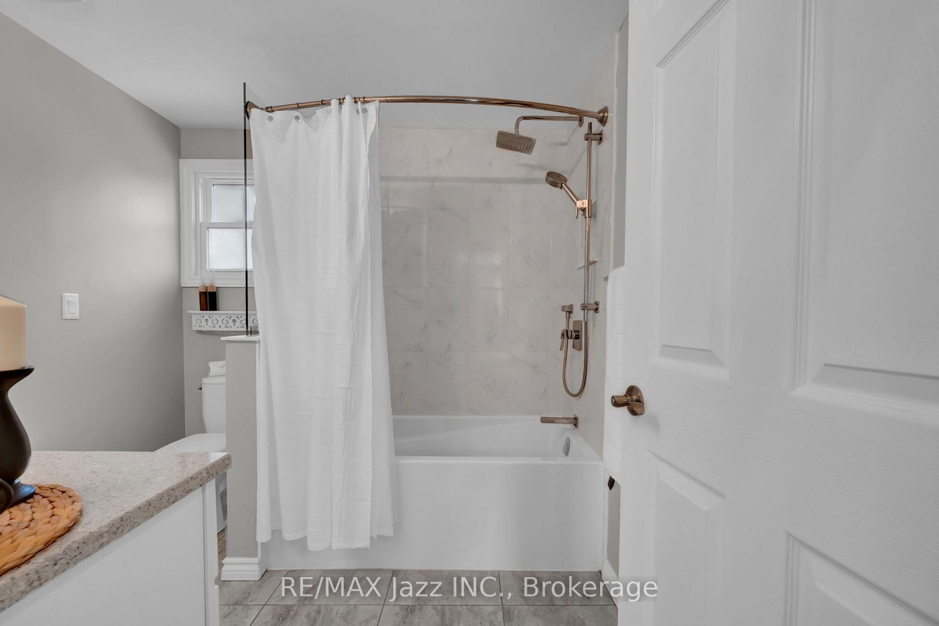 Photo 15 of 8 Wheelhouse Drive, Clarington, Newcastle — HOMEH
