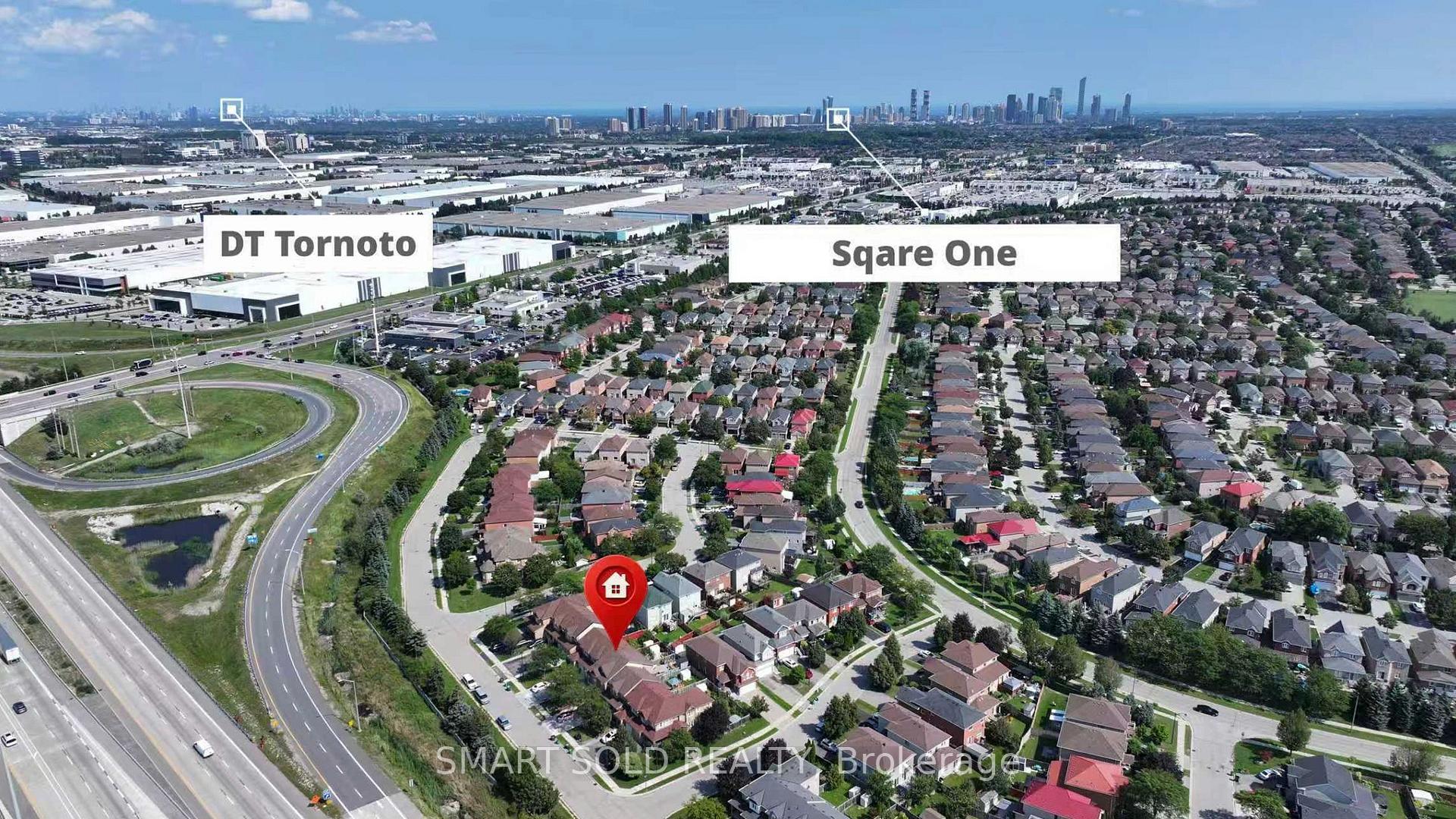 Photo 2 of 906 Delgado Drive, Mississauga, East Credit — HOMEH