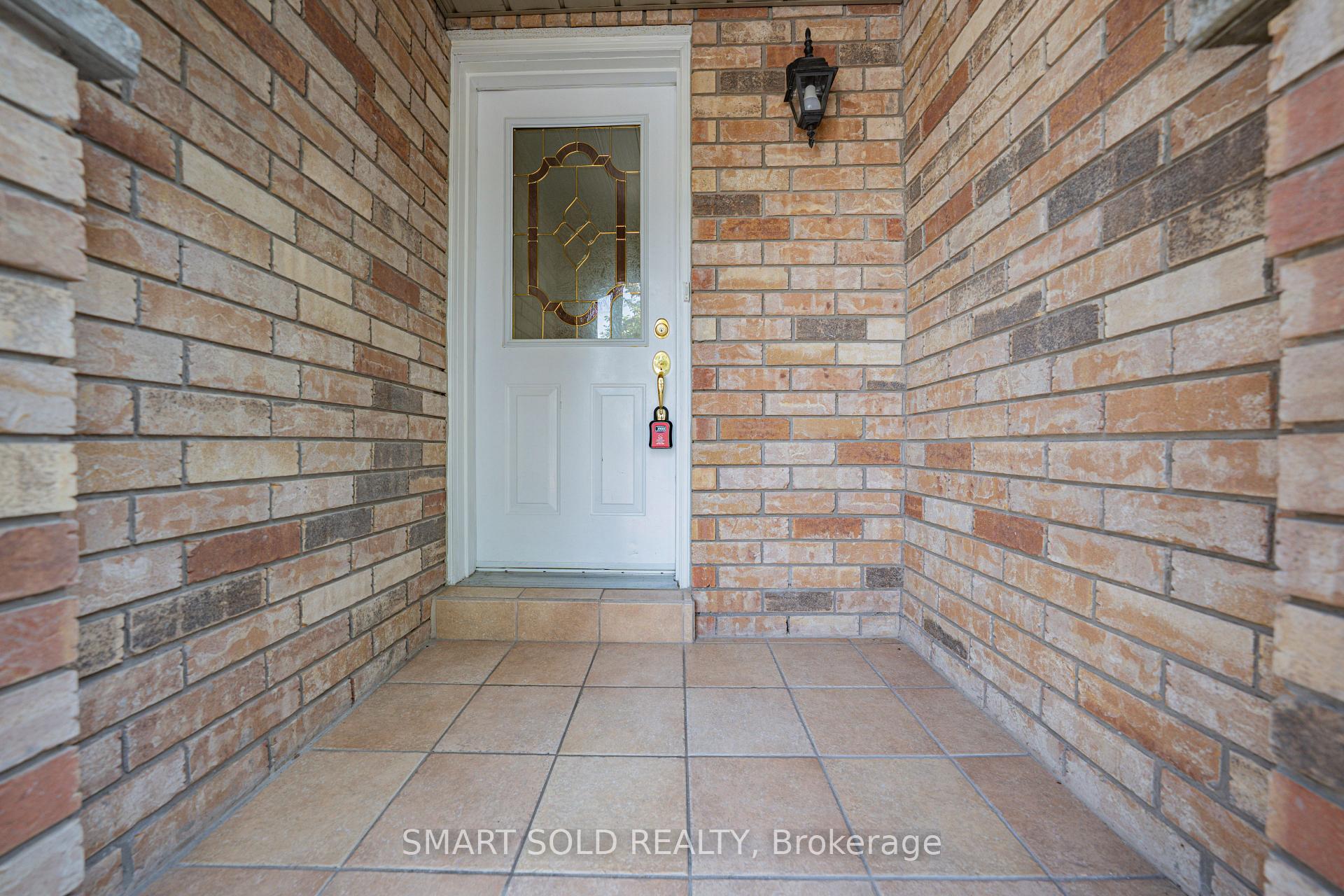 Photo 11 of 906 Delgado Drive, Mississauga, East Credit — HOMEH
