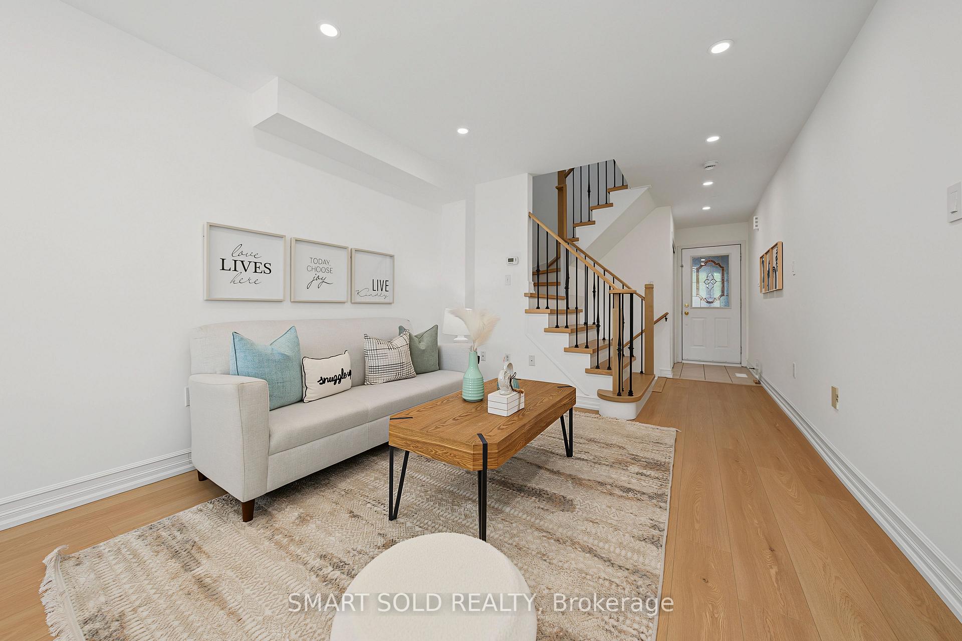 Photo 16 of 906 Delgado Drive, Mississauga, East Credit — HOMEH