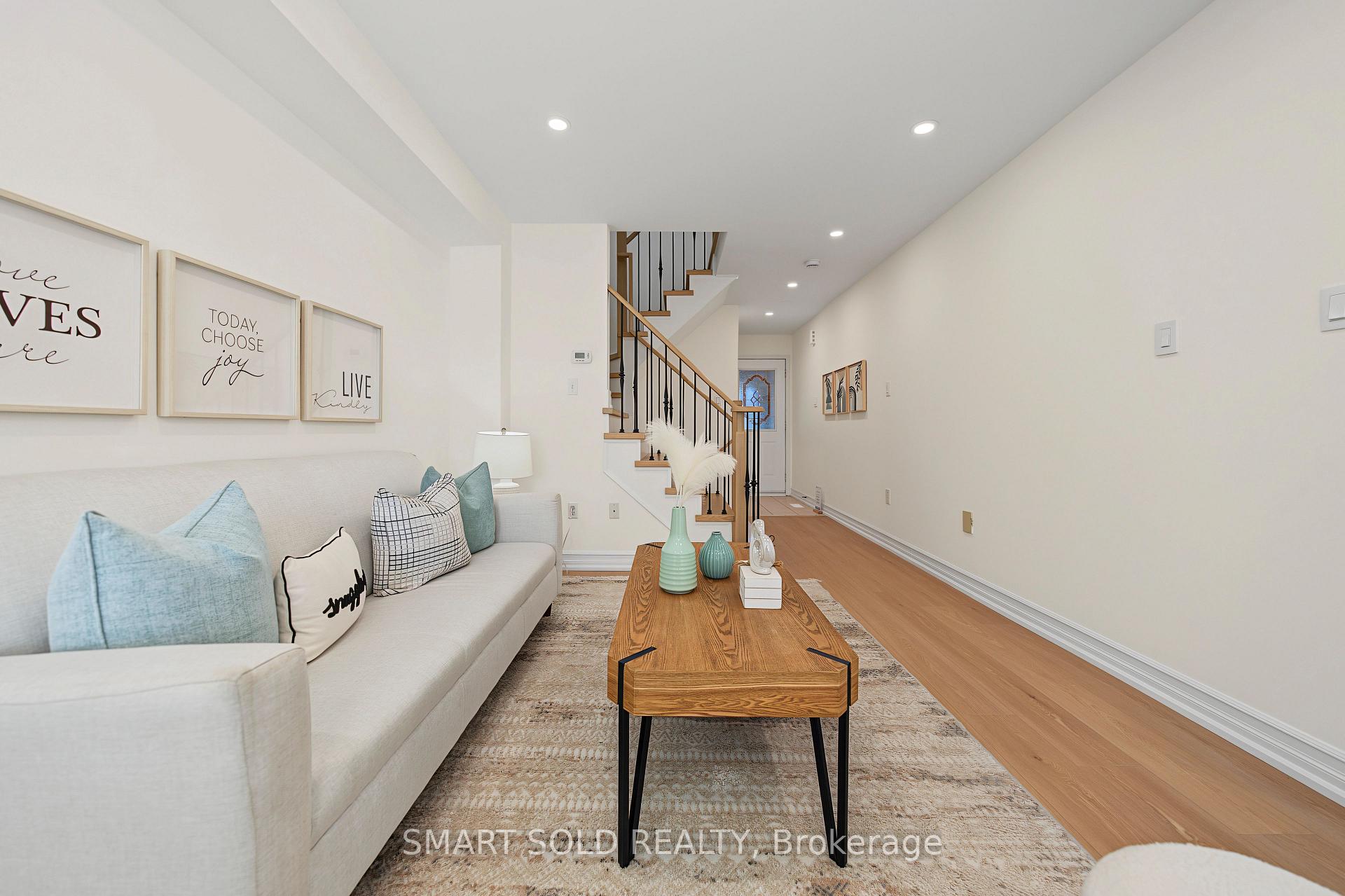Photo 18 of 906 Delgado Drive, Mississauga, East Credit — HOMEH