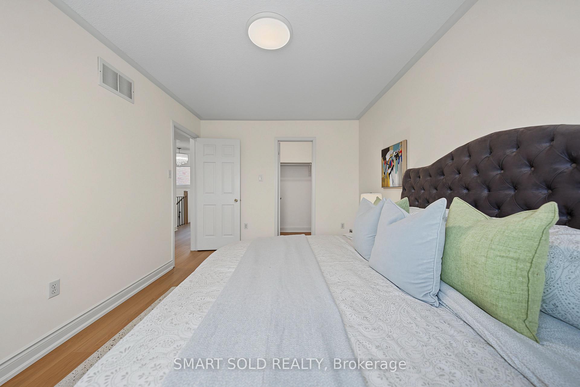 Photo 32 of 906 Delgado Drive, Mississauga, East Credit — HOMEH