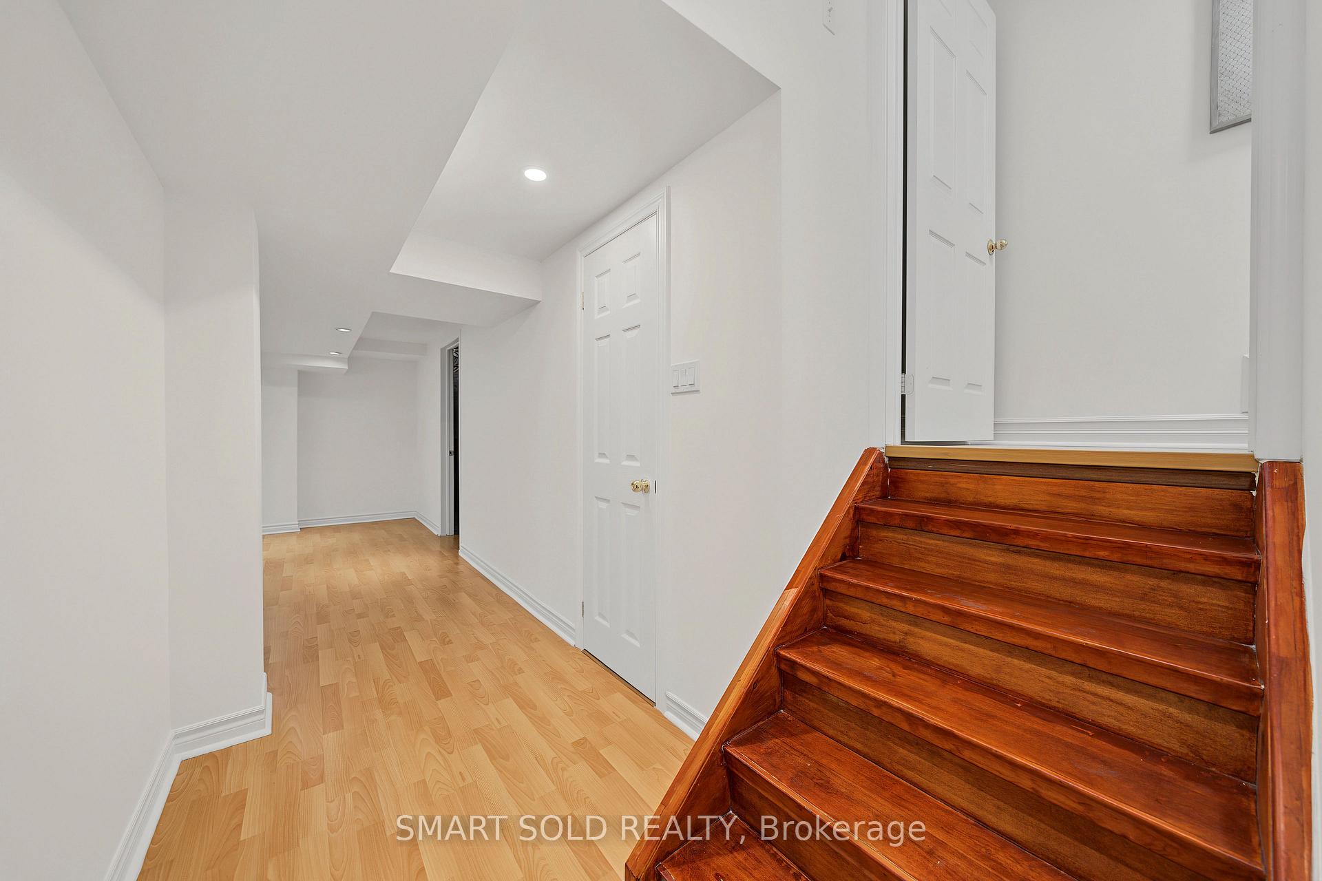 Photo 47 of 906 Delgado Drive, Mississauga, East Credit — HOMEH