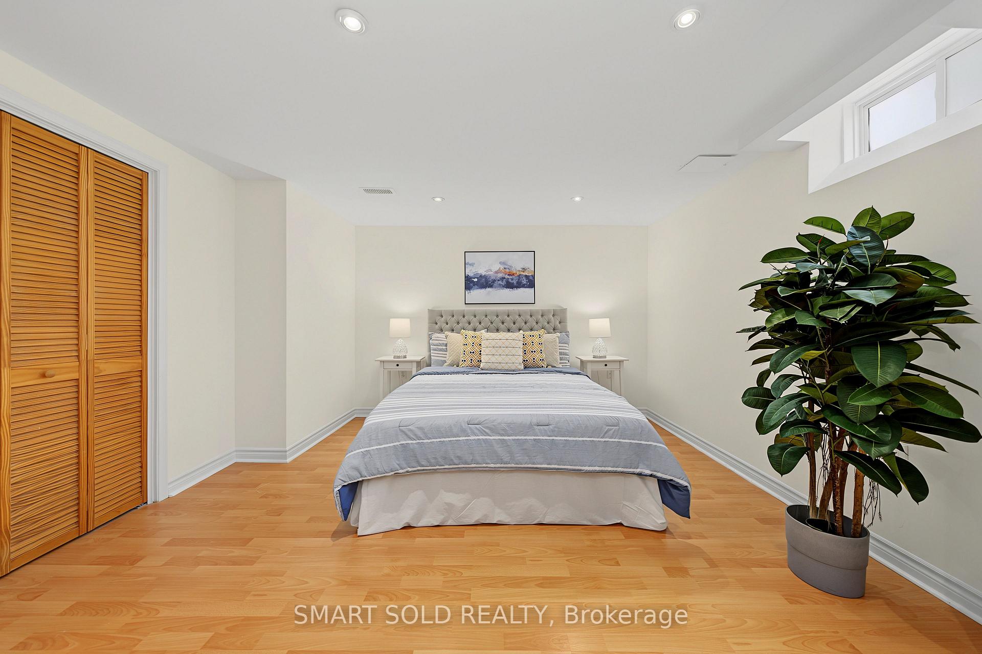 Photo 48 of 906 Delgado Drive, Mississauga, East Credit — HOMEH