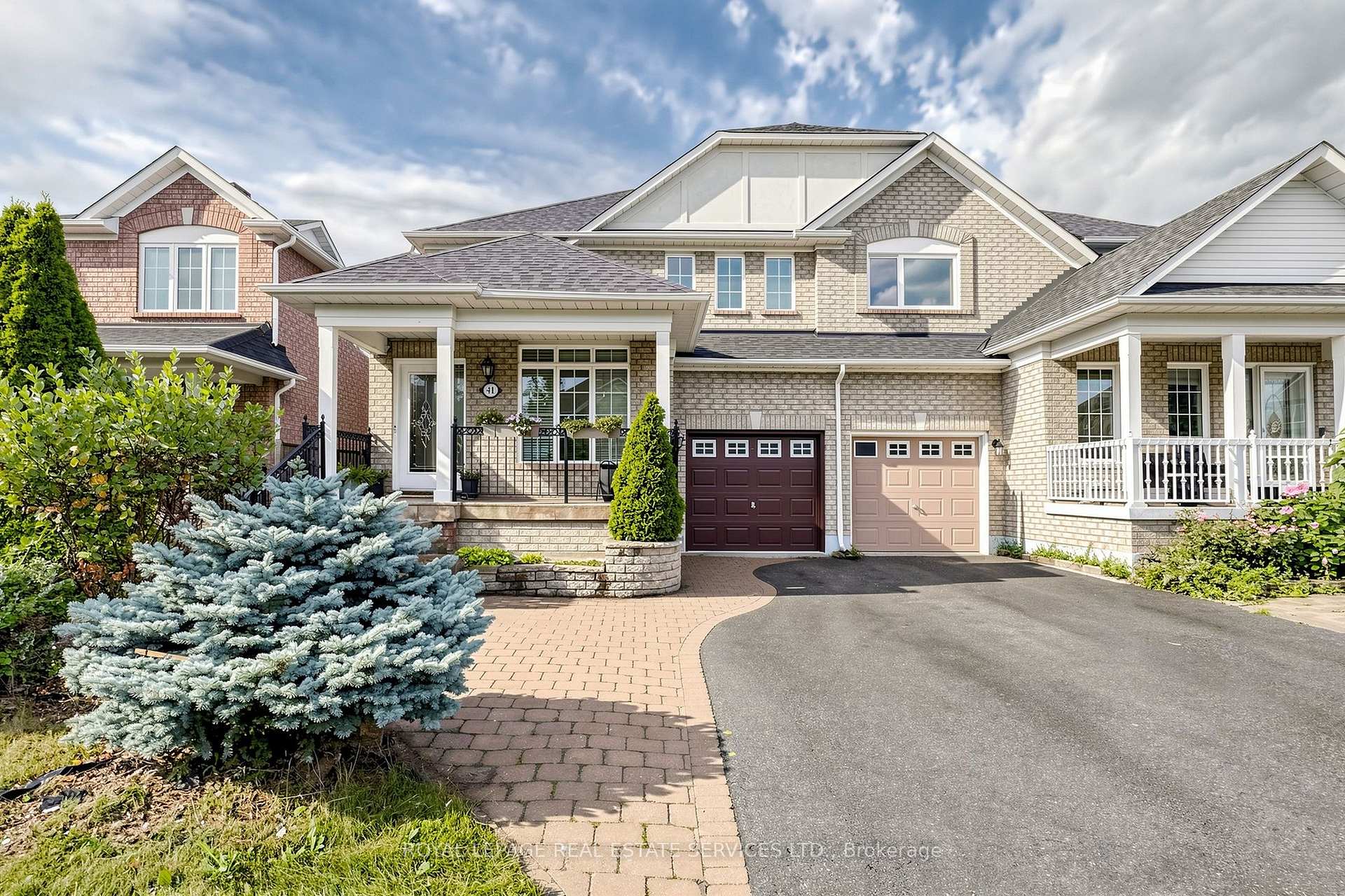 Photo 3 of 41 Convoy Crescent, Vaughan, Maple — HOMEH