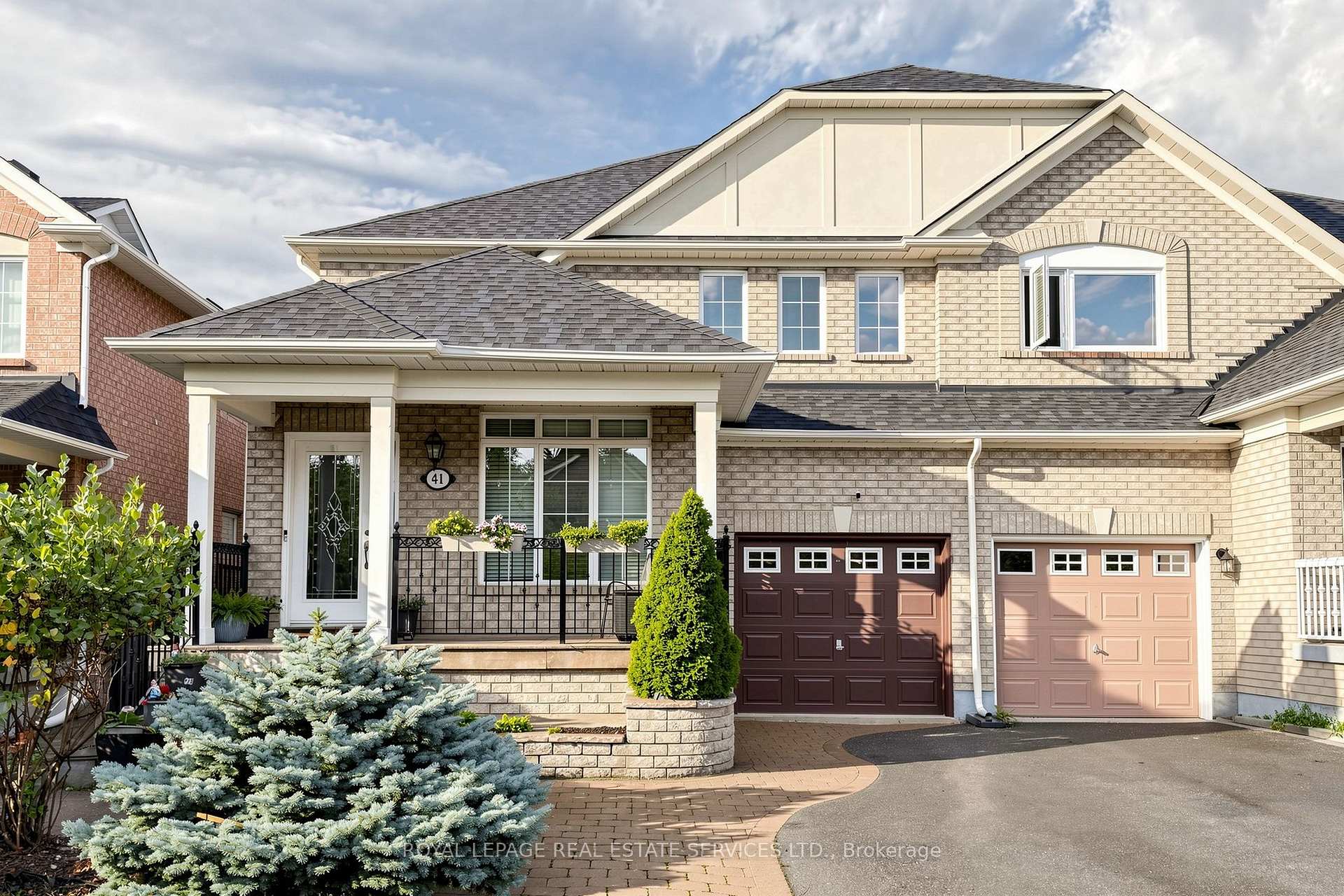 Photo 4 of 41 Convoy Crescent, Vaughan, Maple — HOMEH