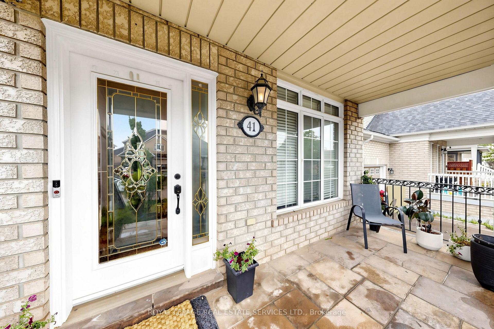 Photo 6 of 41 Convoy Crescent, Vaughan, Maple — HOMEH