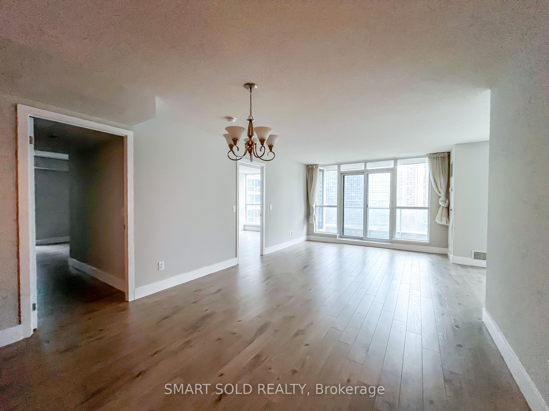 Photo 2 of Unit 1002, 208 Queens Quay W, Toronto, Waterfront Communities — HOMEH