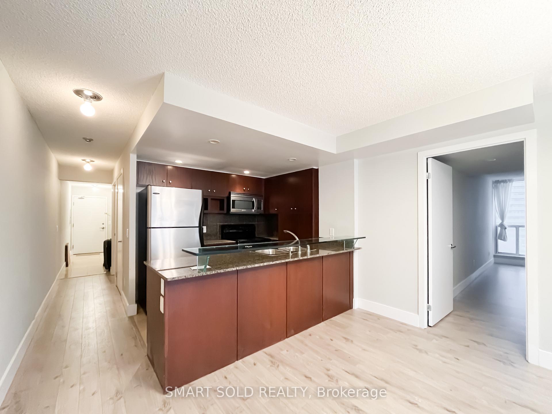 Photo 4 of Unit 1002, 208 Queens Quay W, Toronto, Waterfront Communities — HOMEH