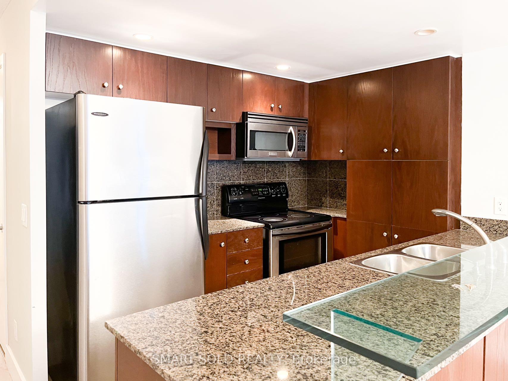 Photo 6 of Unit 1002, 208 Queens Quay W, Toronto, Waterfront Communities — HOMEH