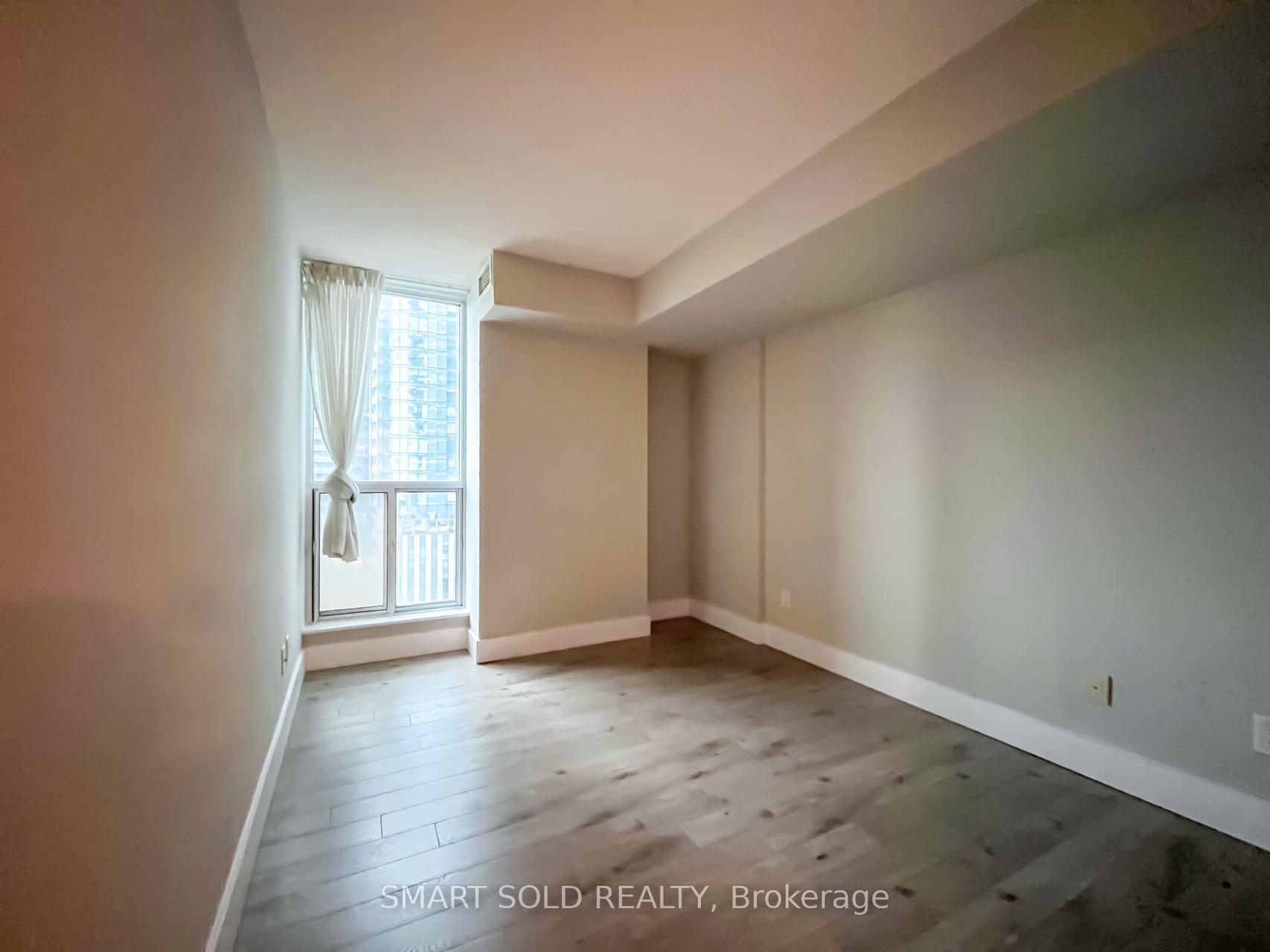 Photo 11 of Unit 1002, 208 Queens Quay W, Toronto, Waterfront Communities — HOMEH