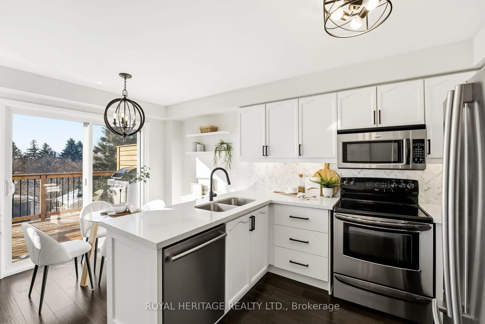 Photo 12 of 62 John Walter Crescent, Clarington, Courtice — HOMEH