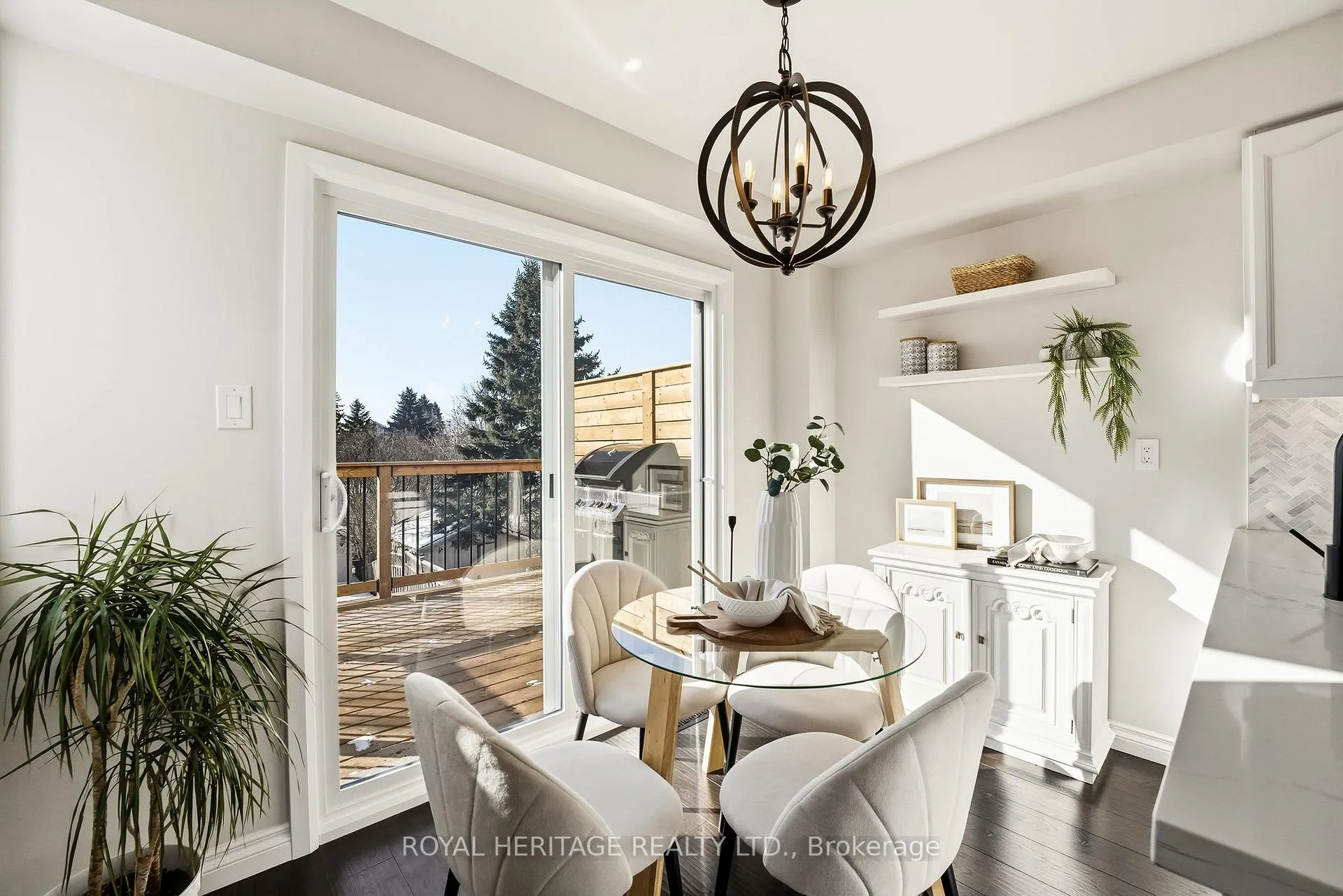 Photo 15 of 62 John Walter Crescent, Clarington, Courtice — HOMEH