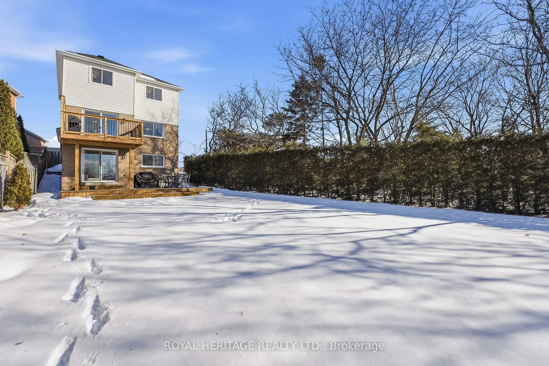 Photo 37 of 62 John Walter Crescent, Clarington, Courtice — HOMEH