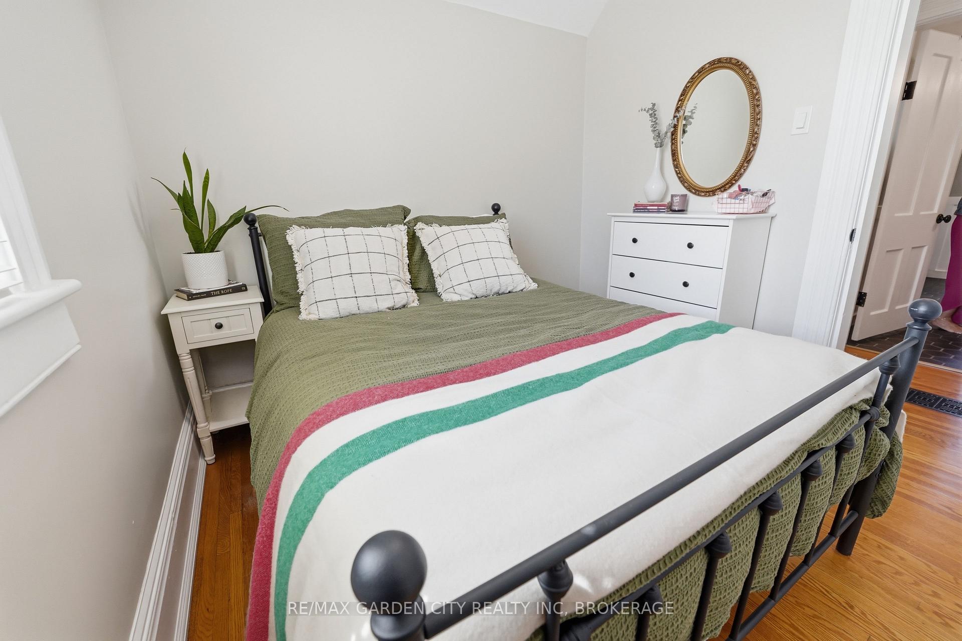 Photo 29 of 26 Carleton Street N, Thorold, Thorold Downtown — HOMEH
