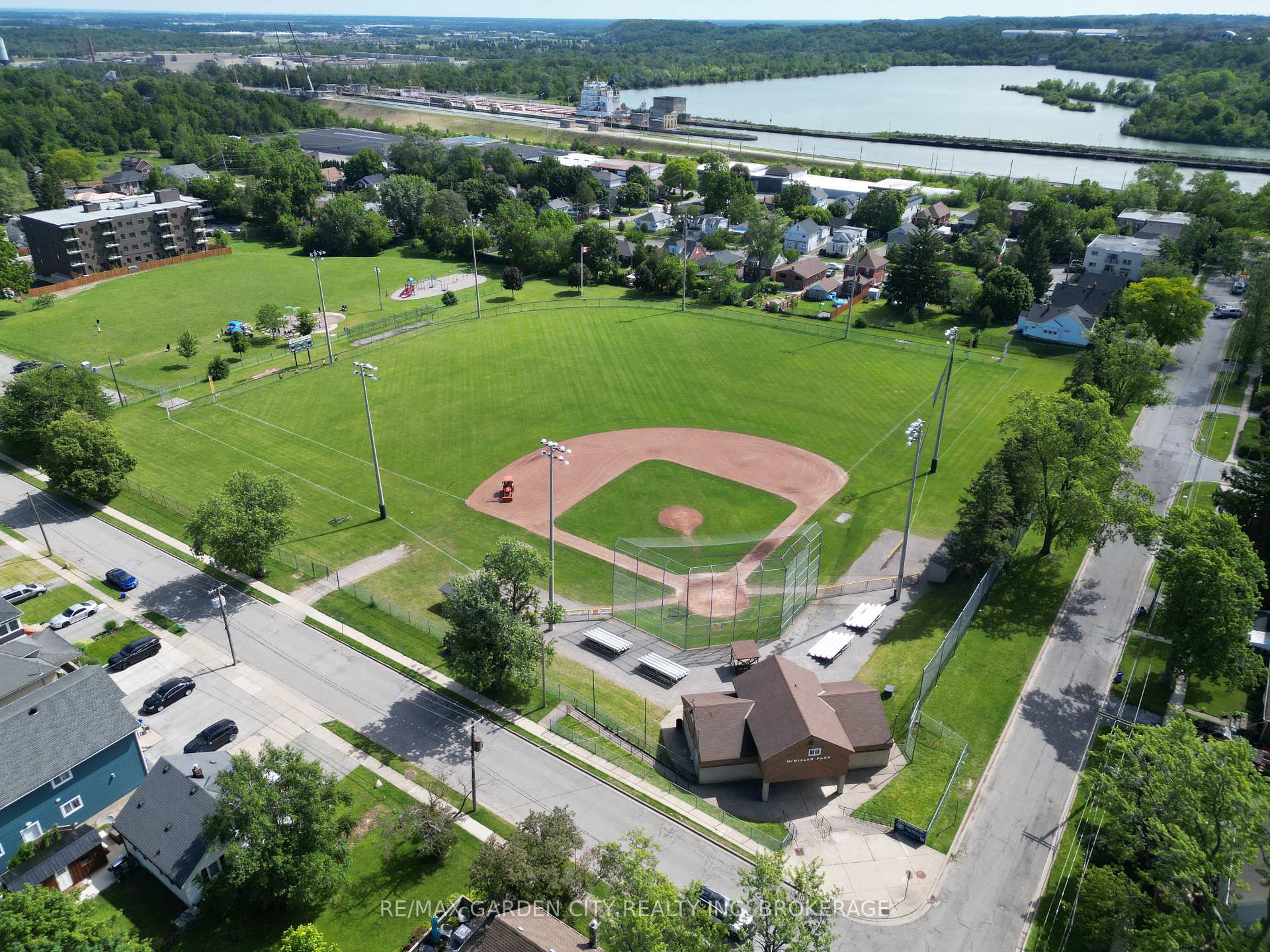 Photo 46 of 26 Carleton Street N, Thorold, Thorold Downtown — HOMEH