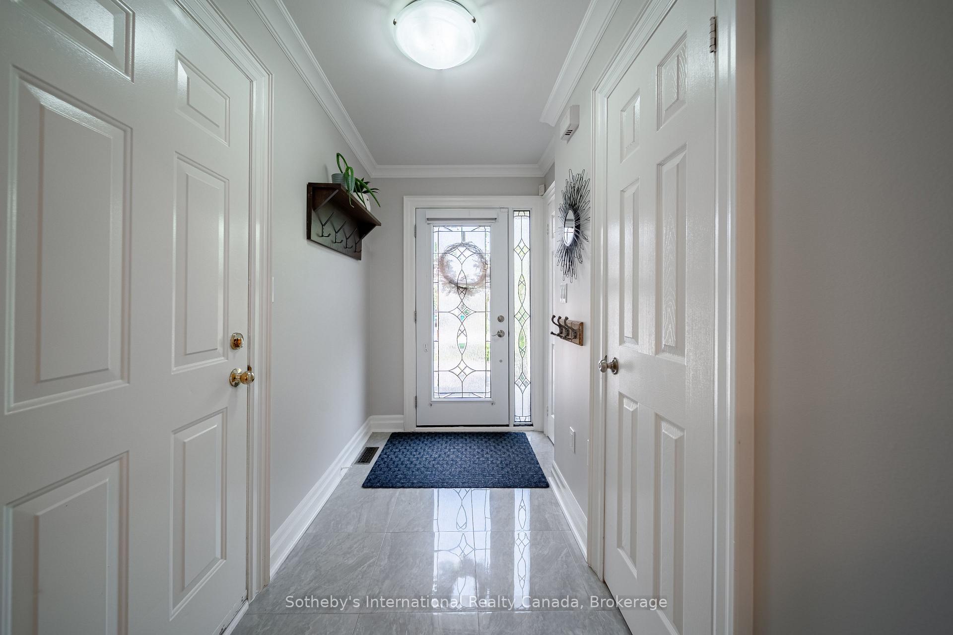 Photo 5 of 339 Ravineview Way, Oakville, Wedgewood Creek — HOMEH