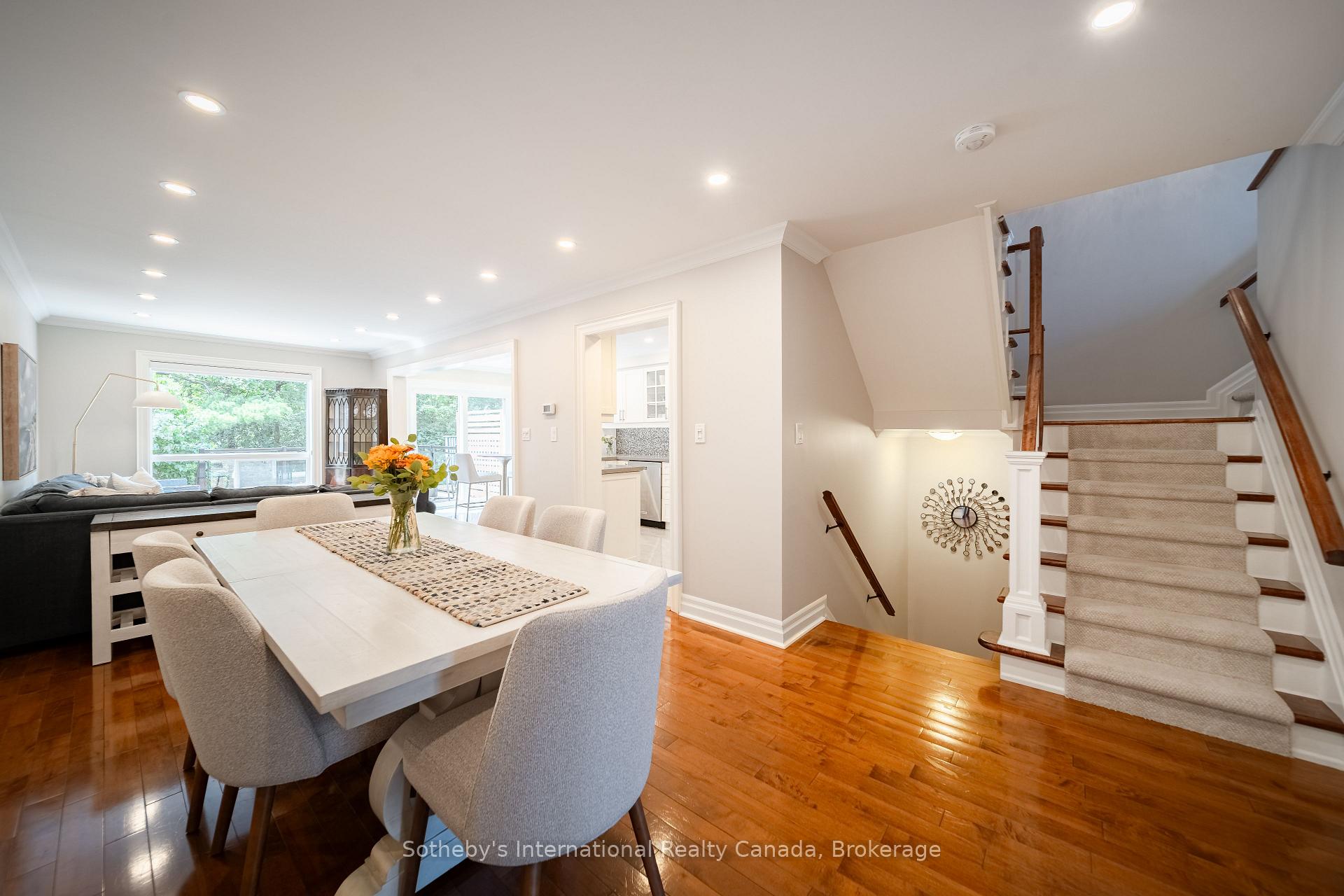 Photo 8 of 339 Ravineview Way, Oakville, Wedgewood Creek — HOMEH