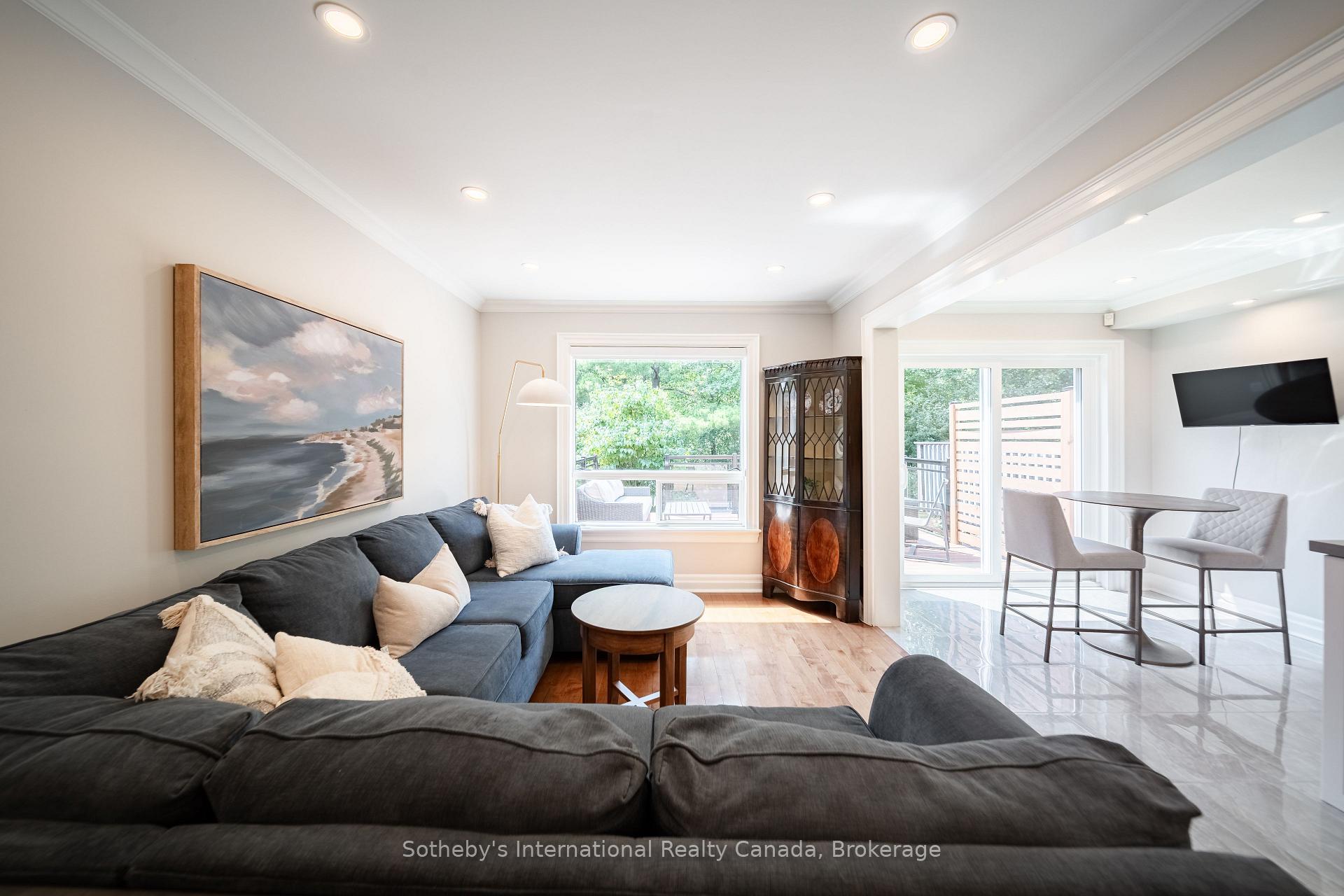Photo 2 of 339 Ravineview Way, Oakville, Wedgewood Creek — HOMEH