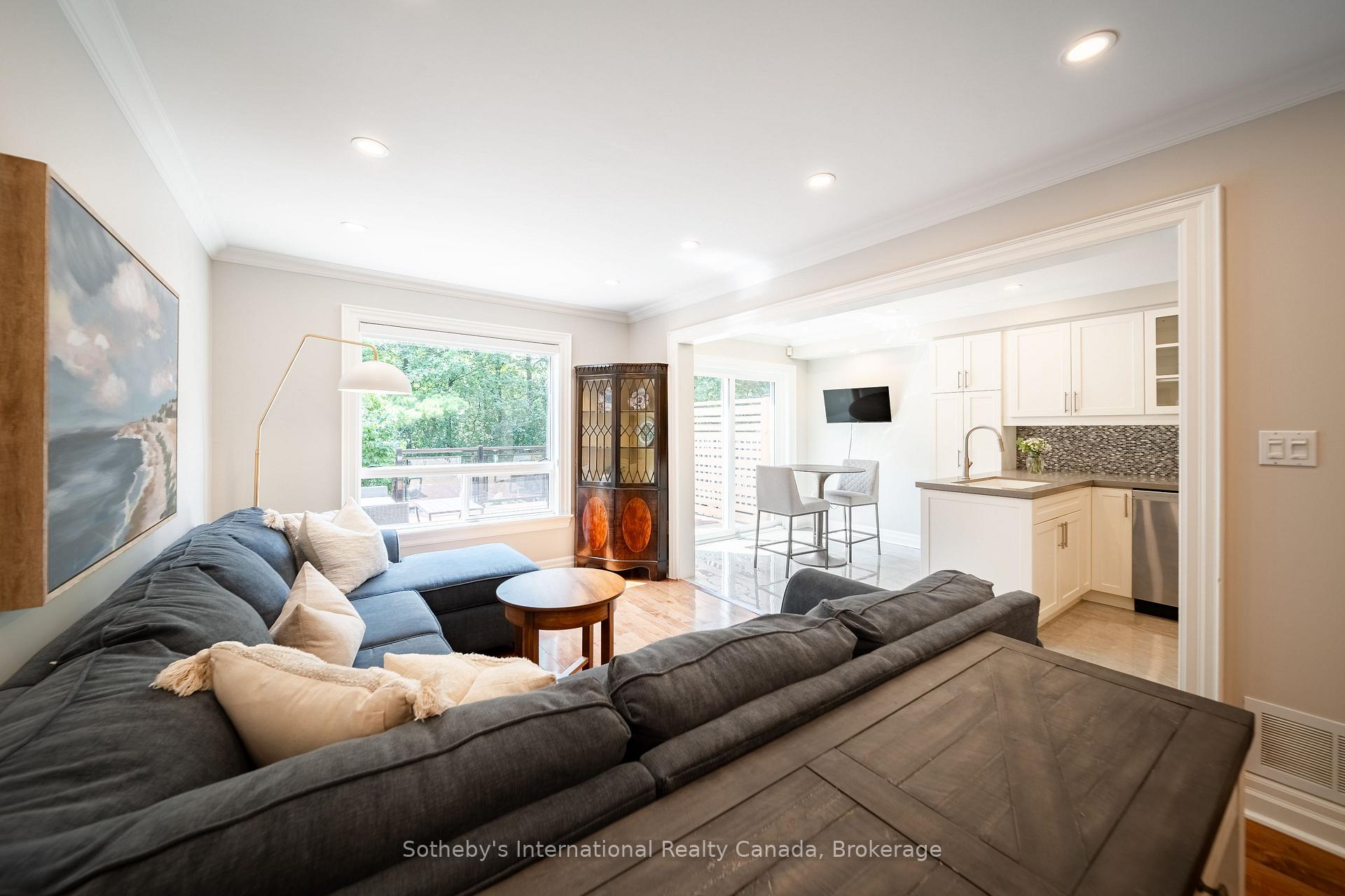Photo 9 of 339 Ravineview Way, Oakville, Wedgewood Creek — HOMEH