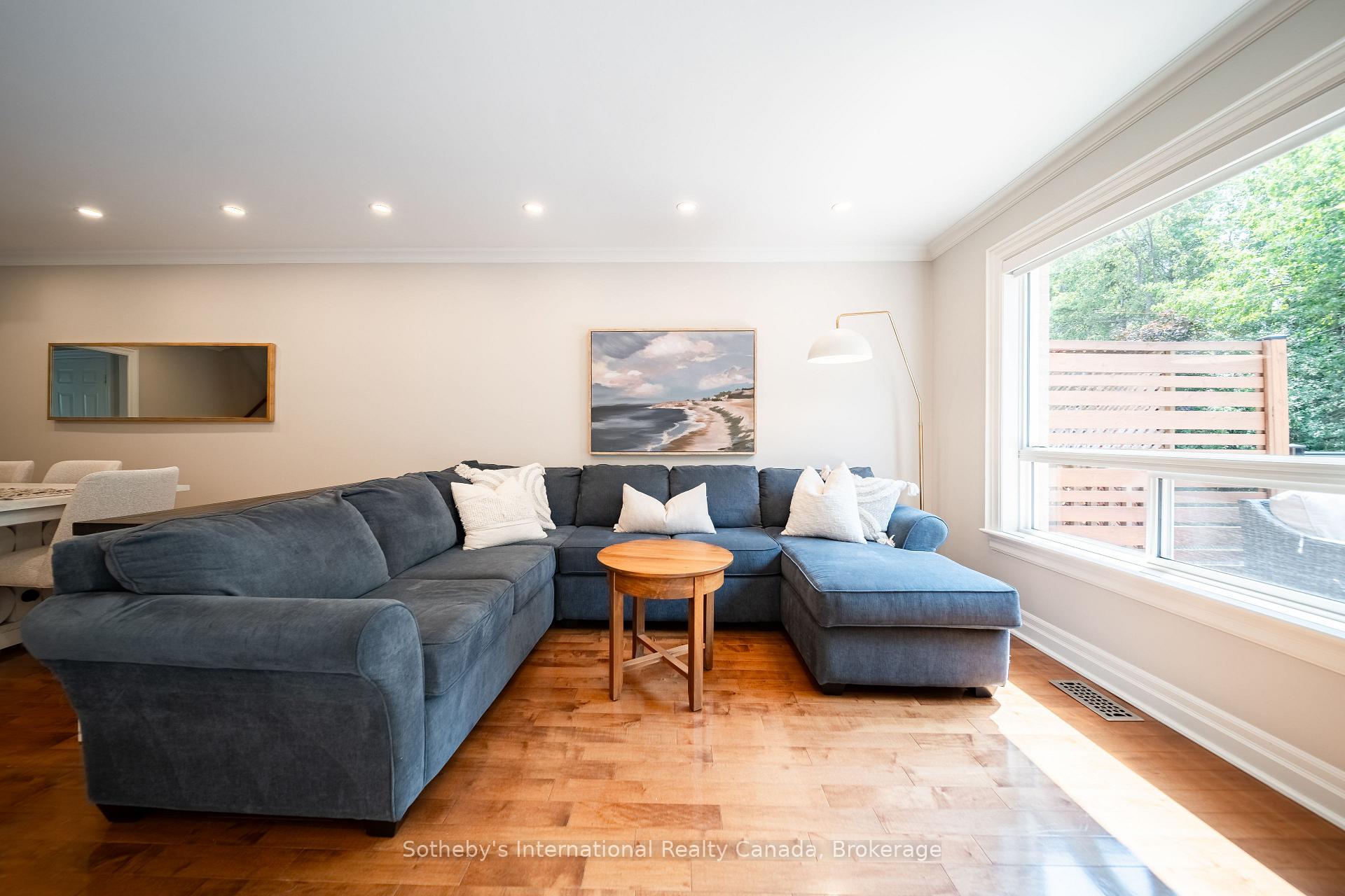 Photo 10 of 339 Ravineview Way, Oakville, Wedgewood Creek — HOMEH