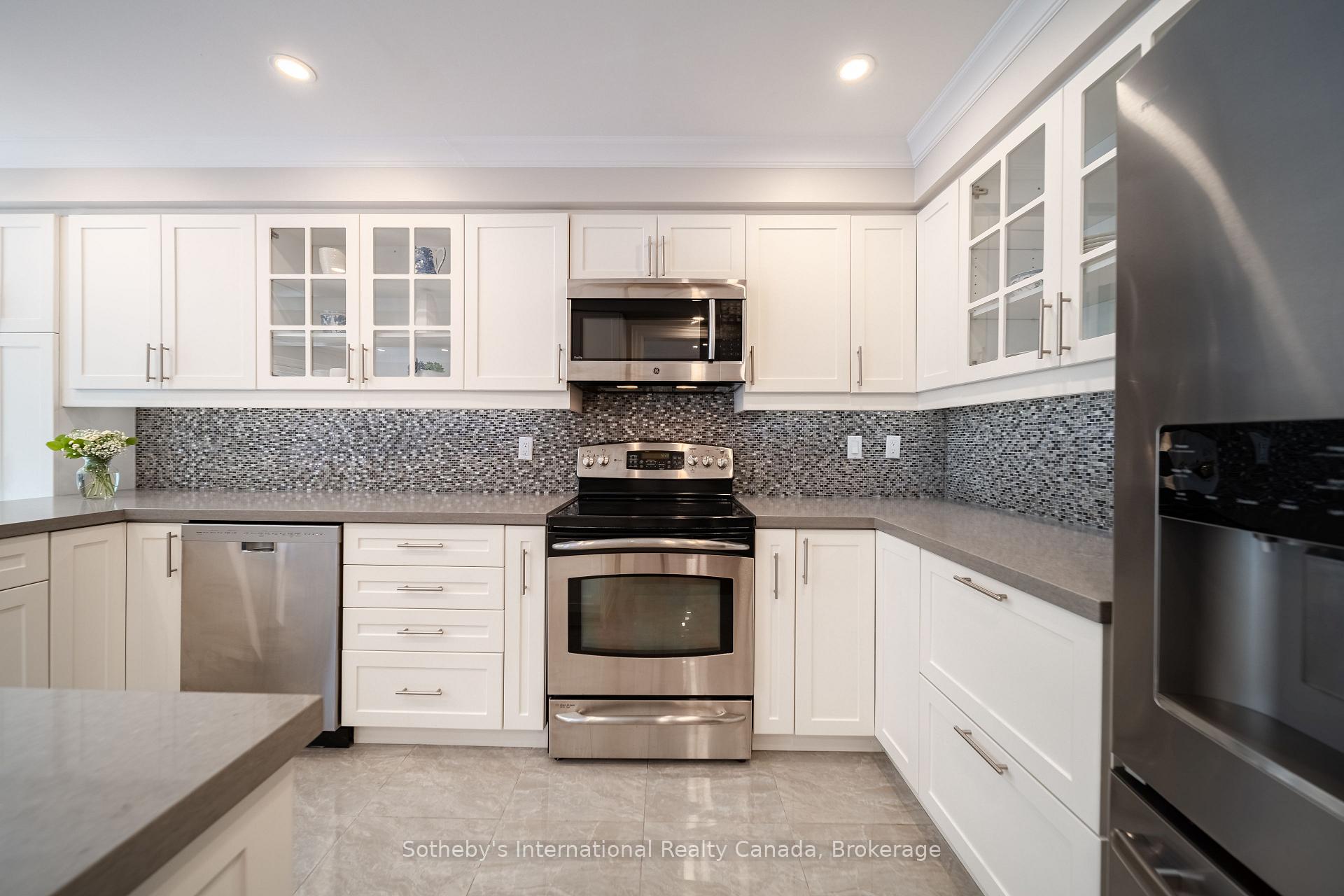 Photo 14 of 339 Ravineview Way, Oakville, Wedgewood Creek — HOMEH
