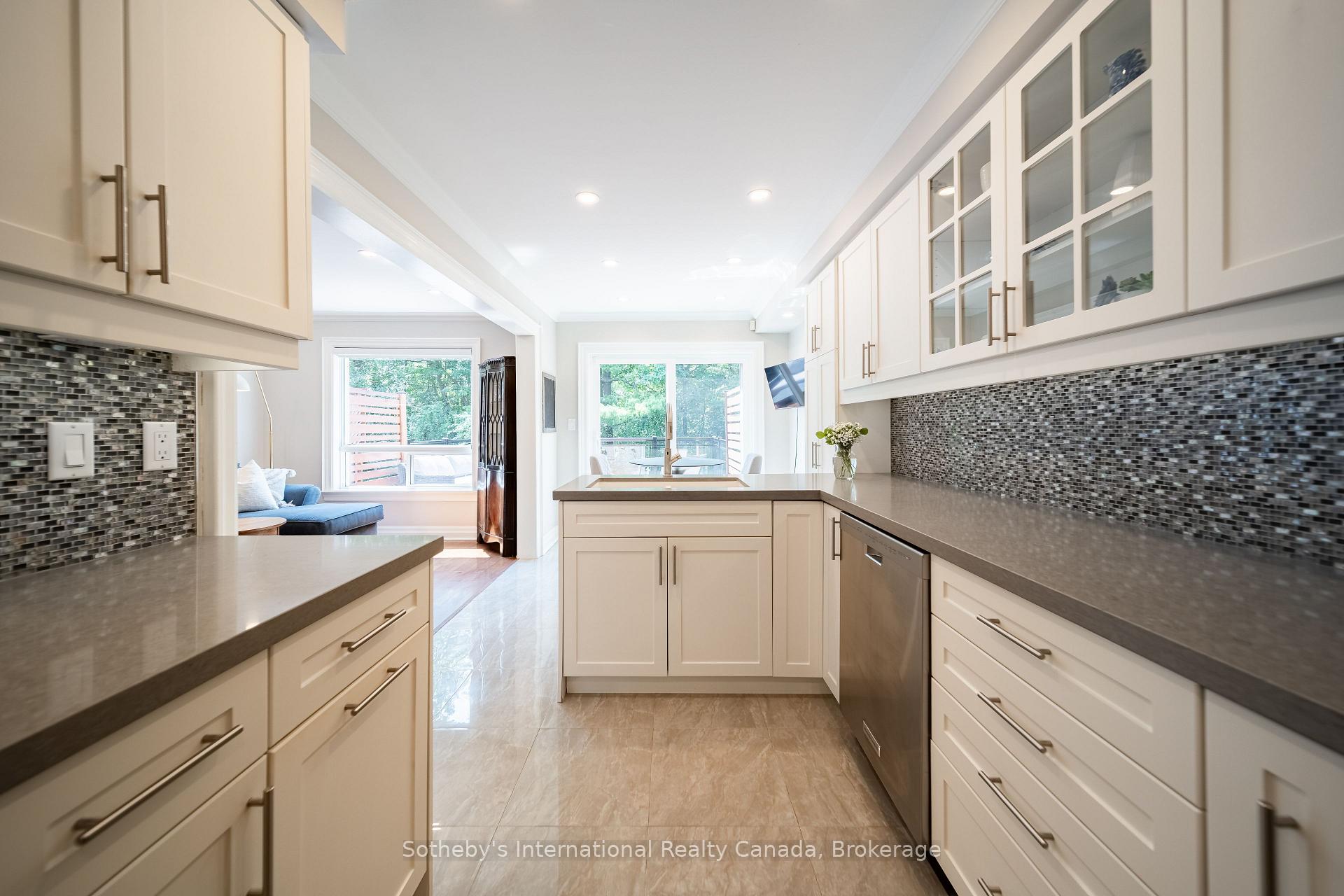 Photo 15 of 339 Ravineview Way, Oakville, Wedgewood Creek — HOMEH