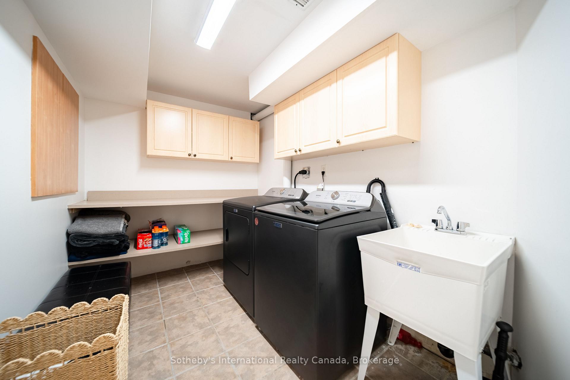 Photo 32 of 339 Ravineview Way, Oakville, Wedgewood Creek — HOMEH
