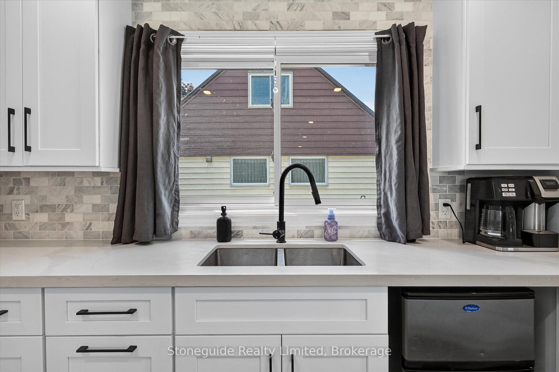 Photo 10 of 637 McKellar Street, Peterborough, Otonabee Ward 1 — HOMEH