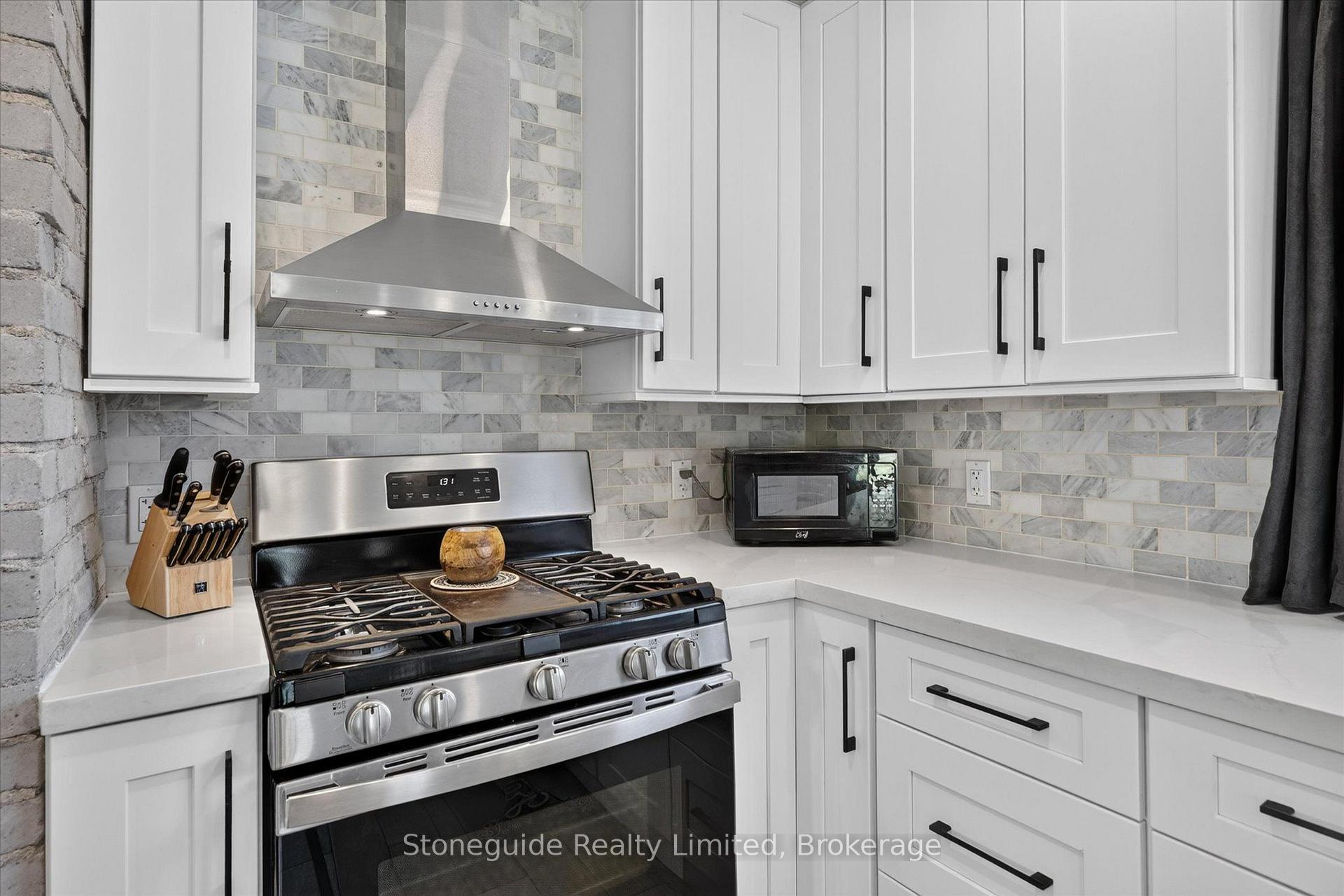 Photo 12 of 637 McKellar Street, Peterborough, Otonabee Ward 1 — HOMEH