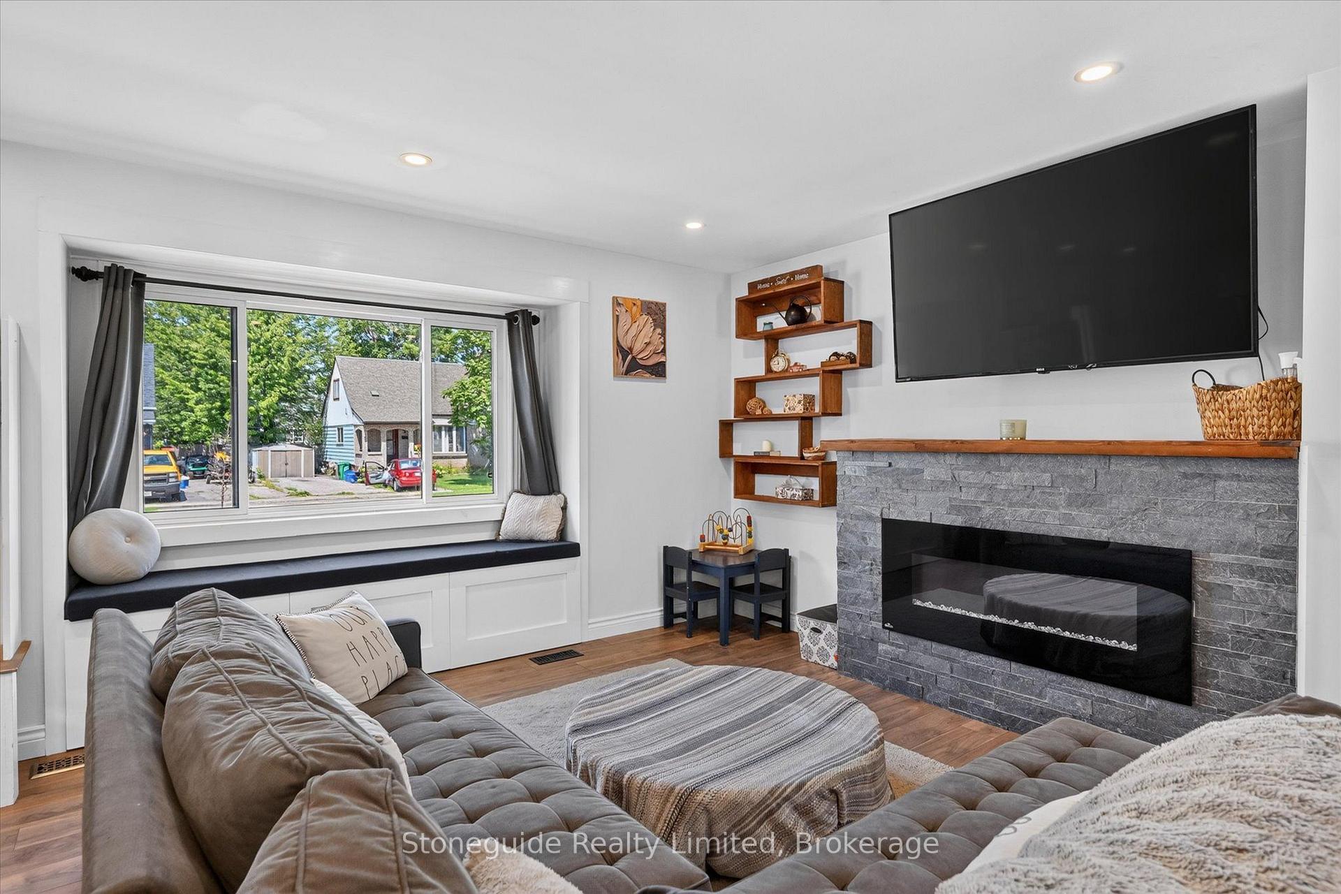 Photo 14 of 637 McKellar Street, Peterborough, Otonabee Ward 1 — HOMEH
