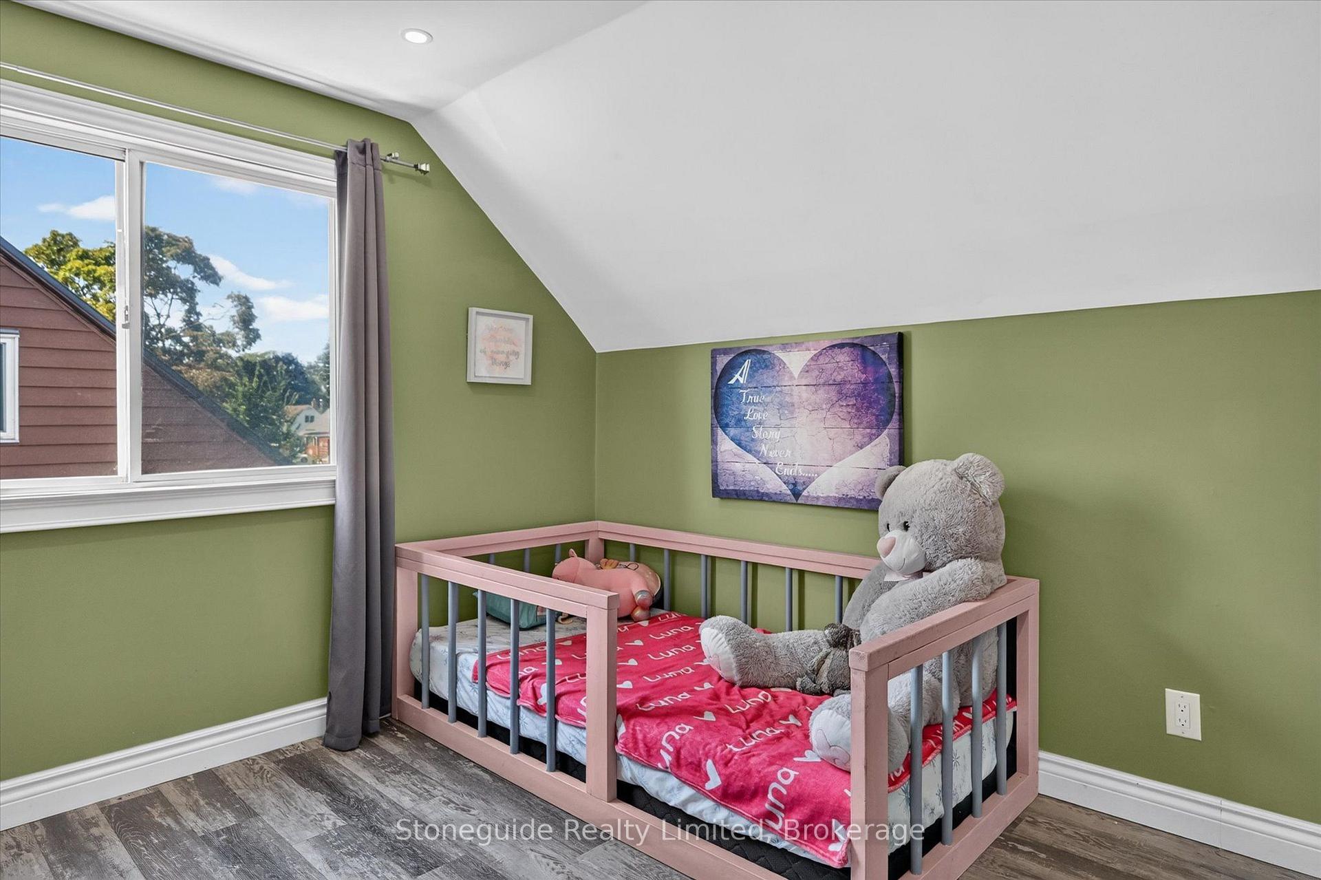 Photo 32 of 637 McKellar Street, Peterborough, Otonabee Ward 1 — HOMEH