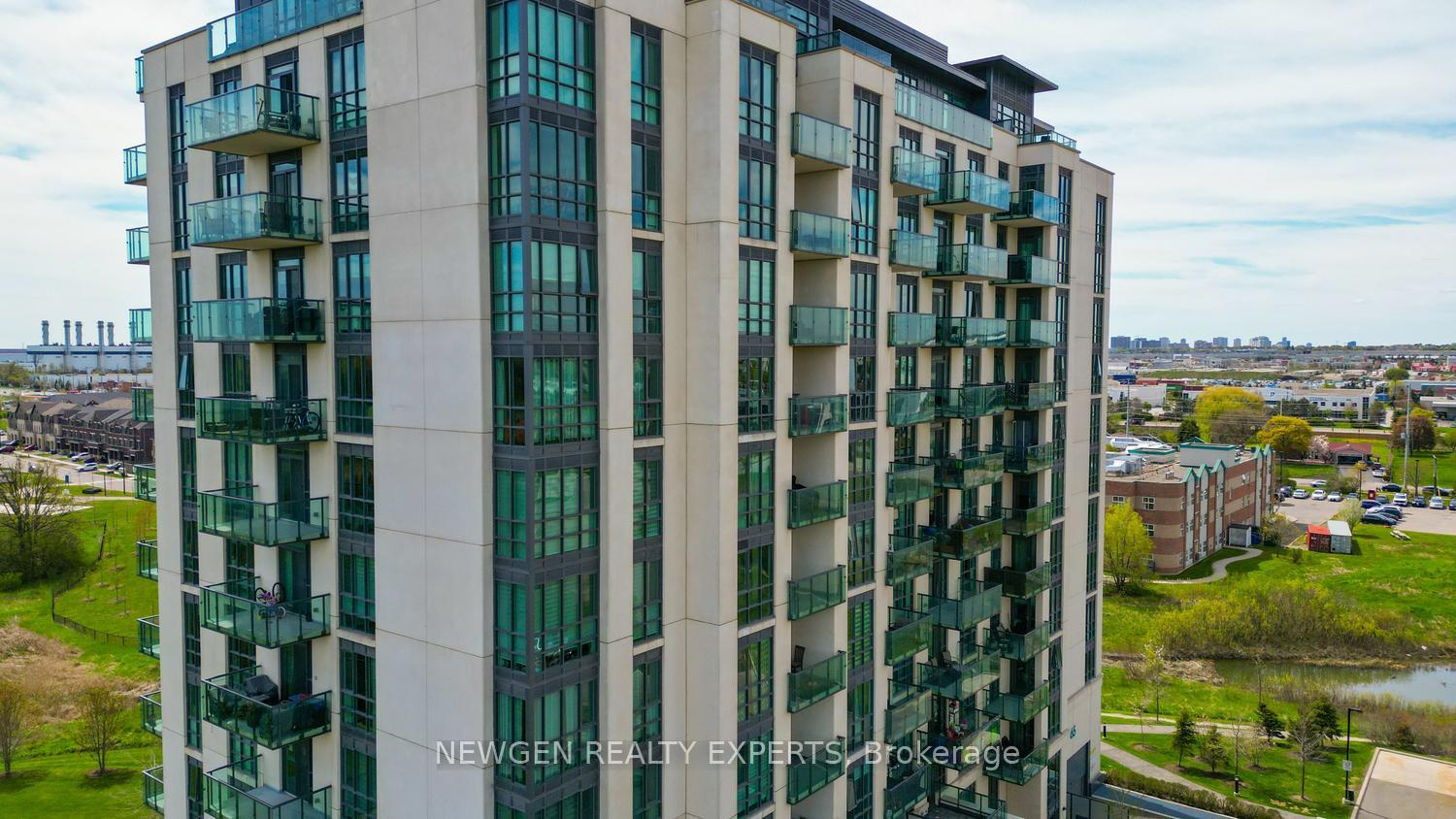 Photo 5 of Unit 808, 65 Yorkland Boulevard, Brampton, Goreway Drive Corridor — HOMEH