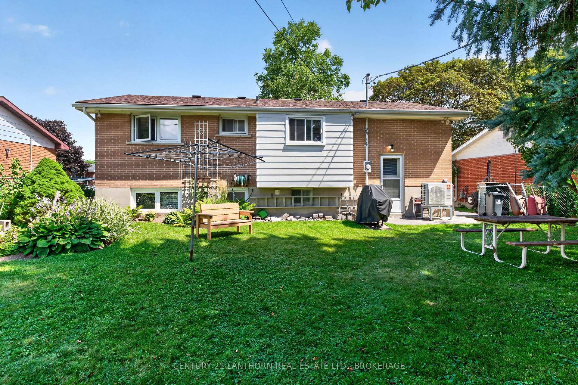 Photo 6 of 742 Laidlaw Crescent, Kingston, South of Taylor-Kidd Blvd — HOMEH