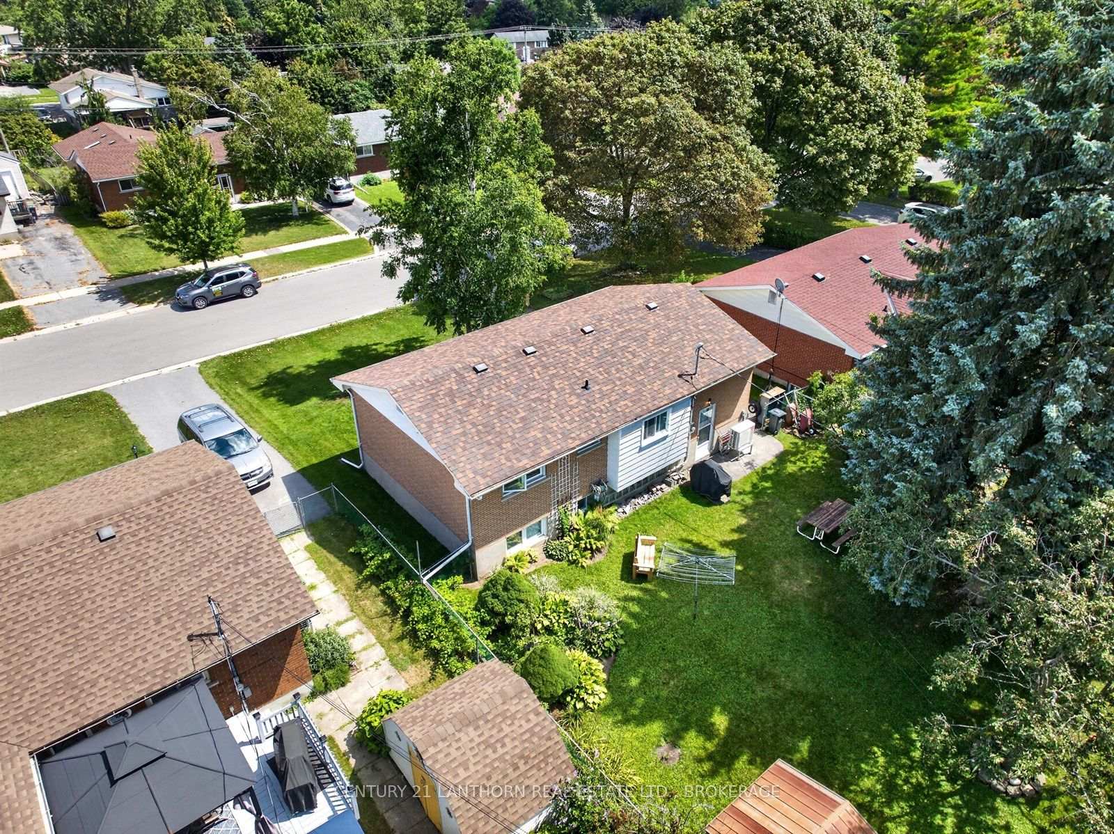 Photo 9 of 742 Laidlaw Crescent, Kingston, South of Taylor-Kidd Blvd — HOMEH