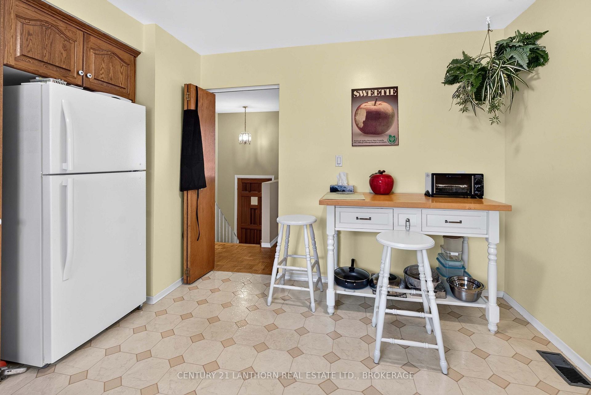 Photo 29 of 742 Laidlaw Crescent, Kingston, South of Taylor-Kidd Blvd — HOMEH