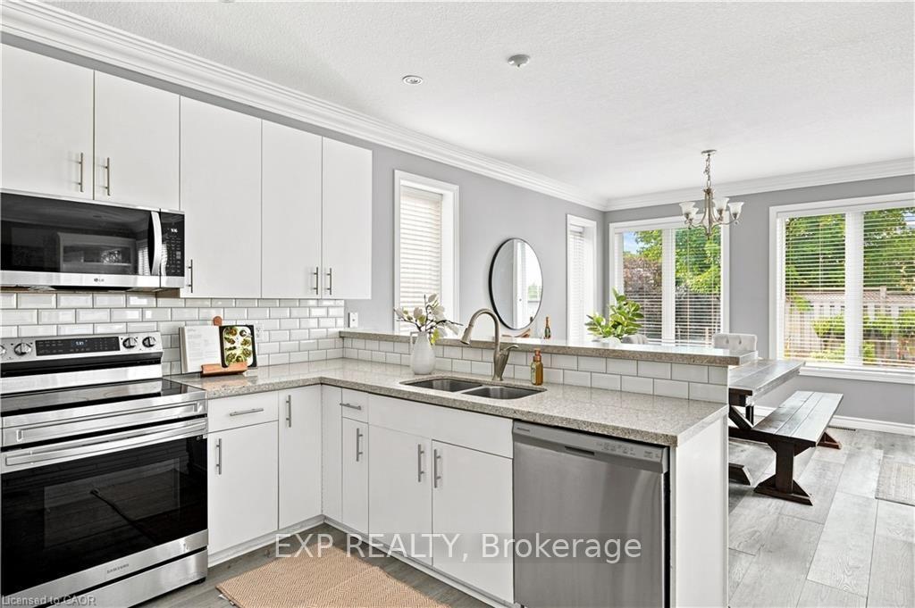 Photo 8 of 6 Country Clair Street, Kitchener, Grand River South — HOMEH
