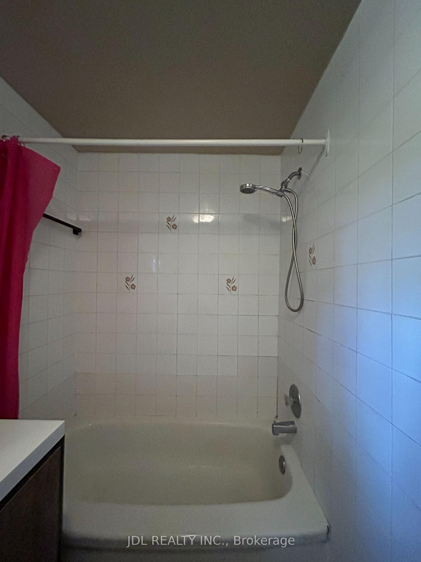 Photo 8 of Unit Suite A Main Floor, 137 Denison Ave, Toronto, Kensington-Chinatown — HOMEH