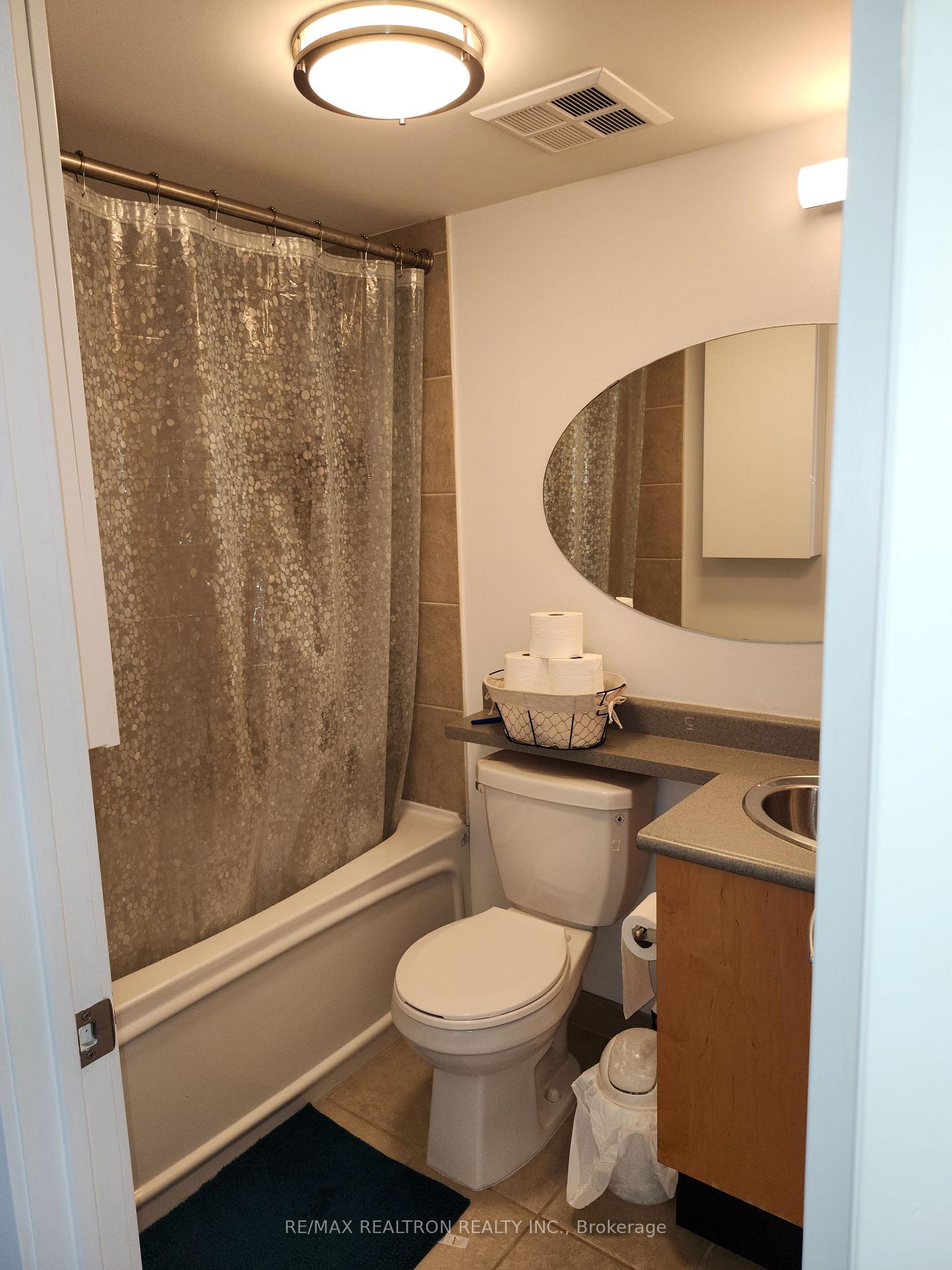 Photo 10 of Unit 619, 800 King Street W, Toronto, Niagara — HOMEH