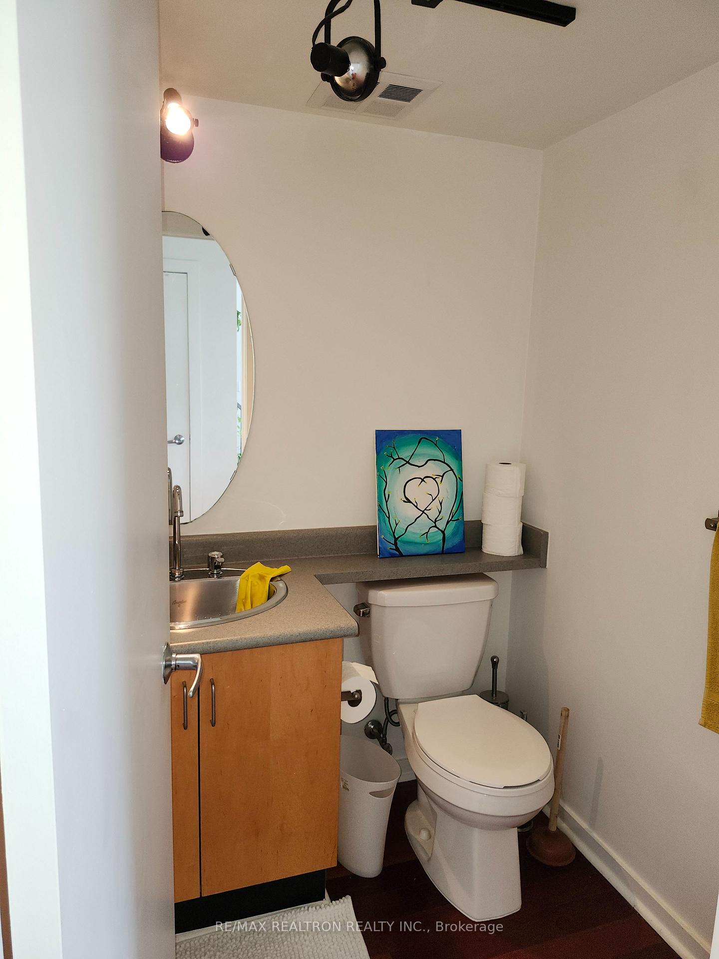 Photo 13 of Unit 619, 800 King Street W, Toronto, Niagara — HOMEH